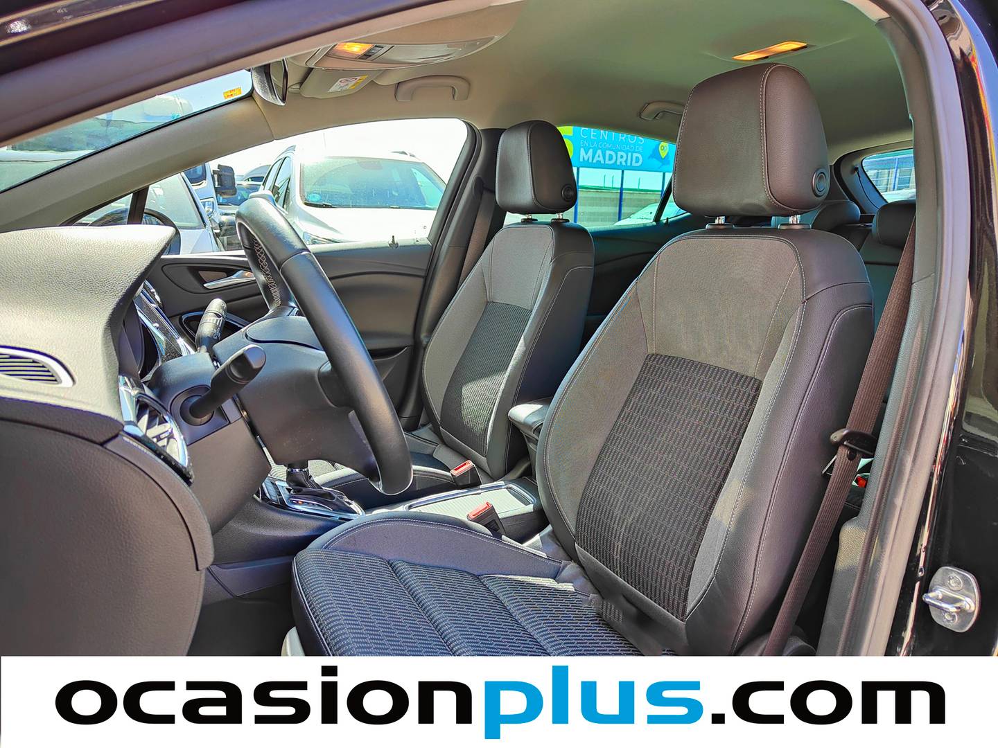 Foto asientos delanteros Opel Astra Opel Astra 1.4 Turbo SHT Elegance CVT (145 CV)
