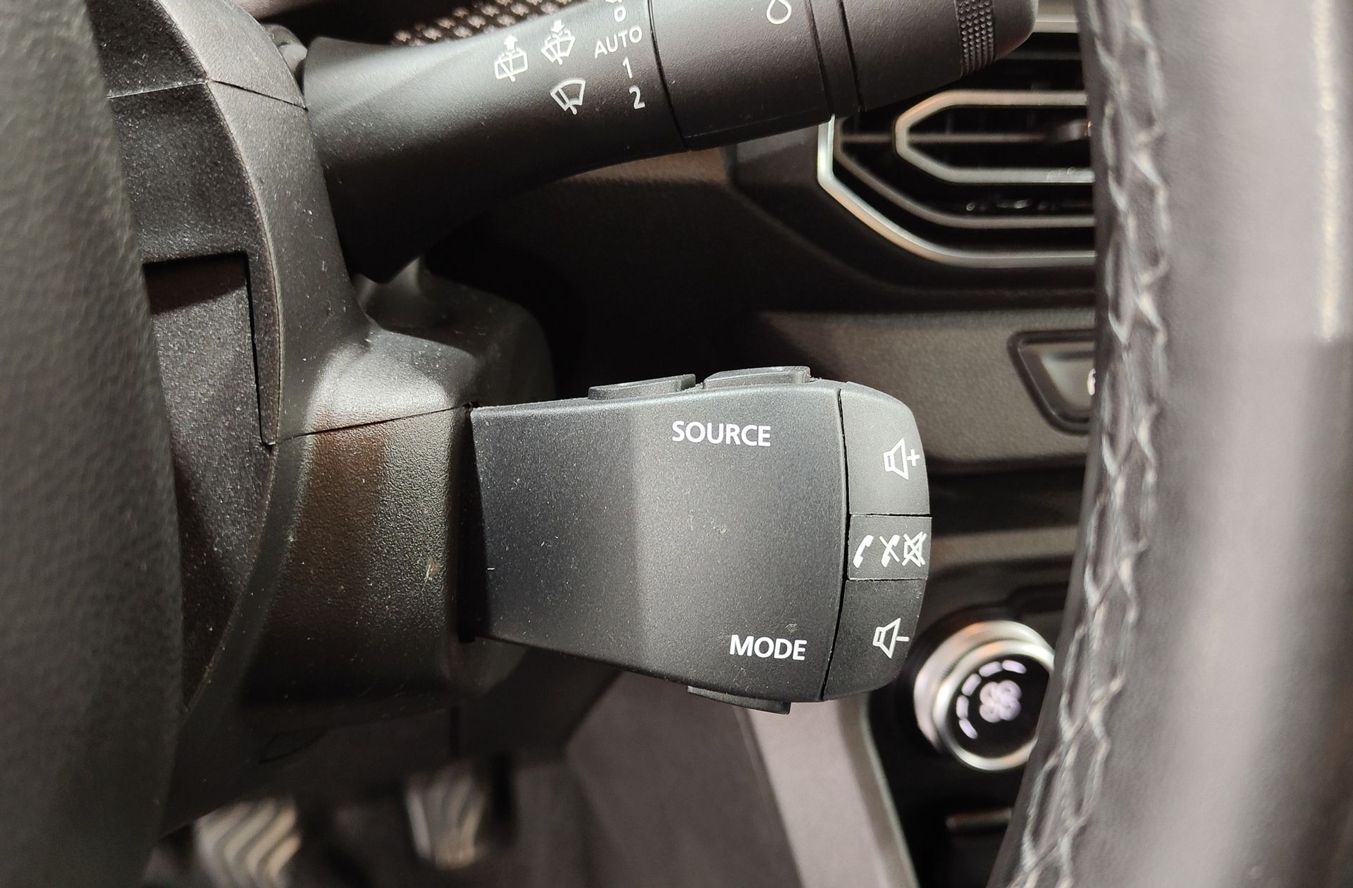 Dacia Sandero Comfort TCe - foto 23