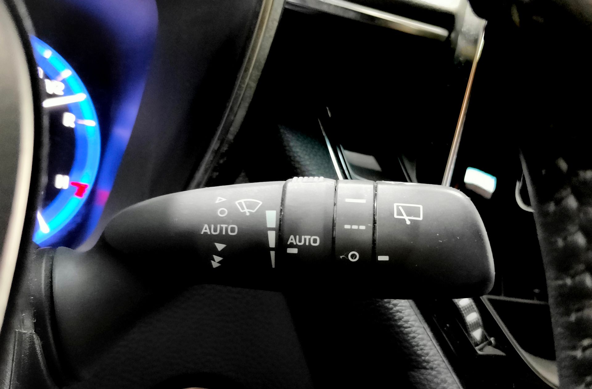 Suzuki Swace 1.8 Hybrid GLE - foto 28