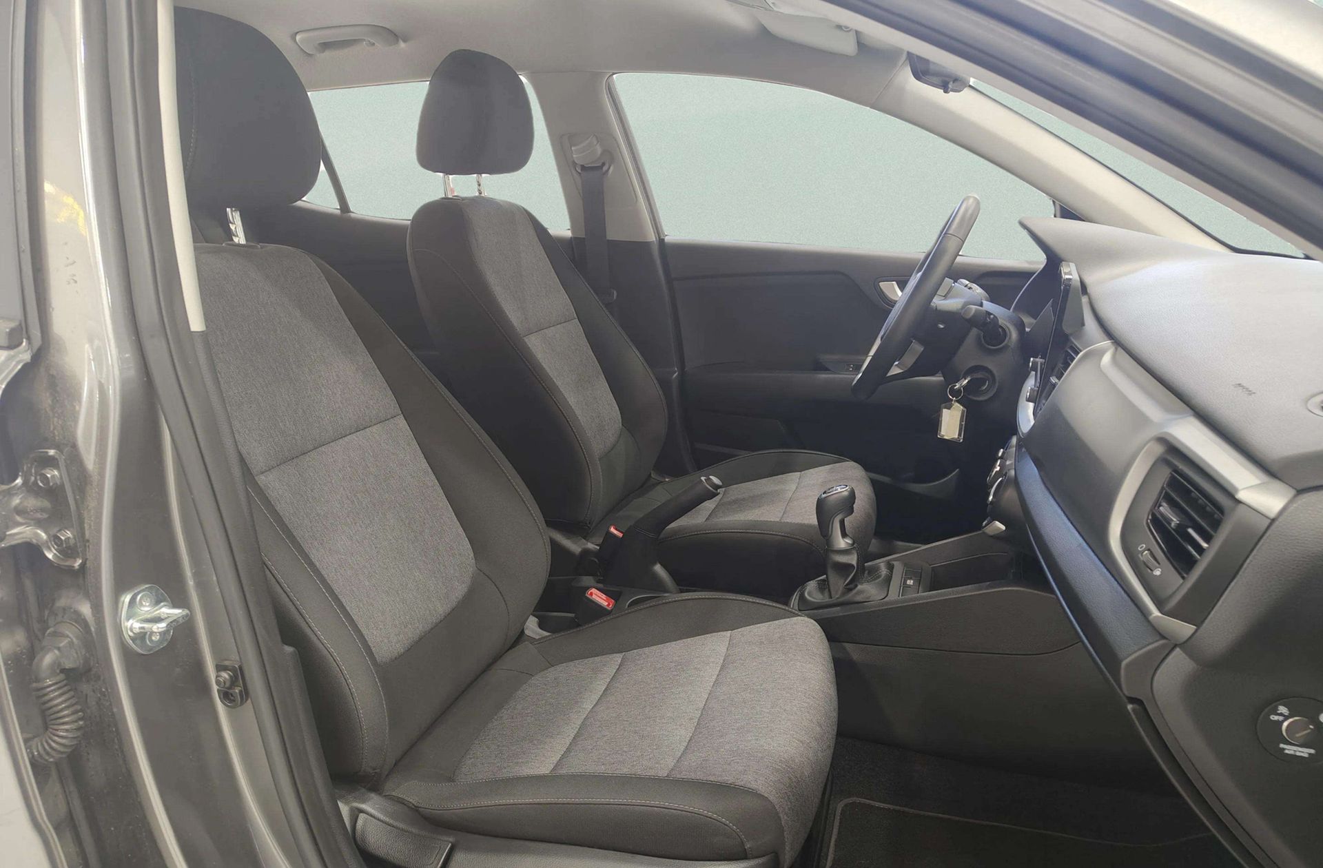 Kia Stonic 1.0 T-GDi MHEV Concept - foto 17