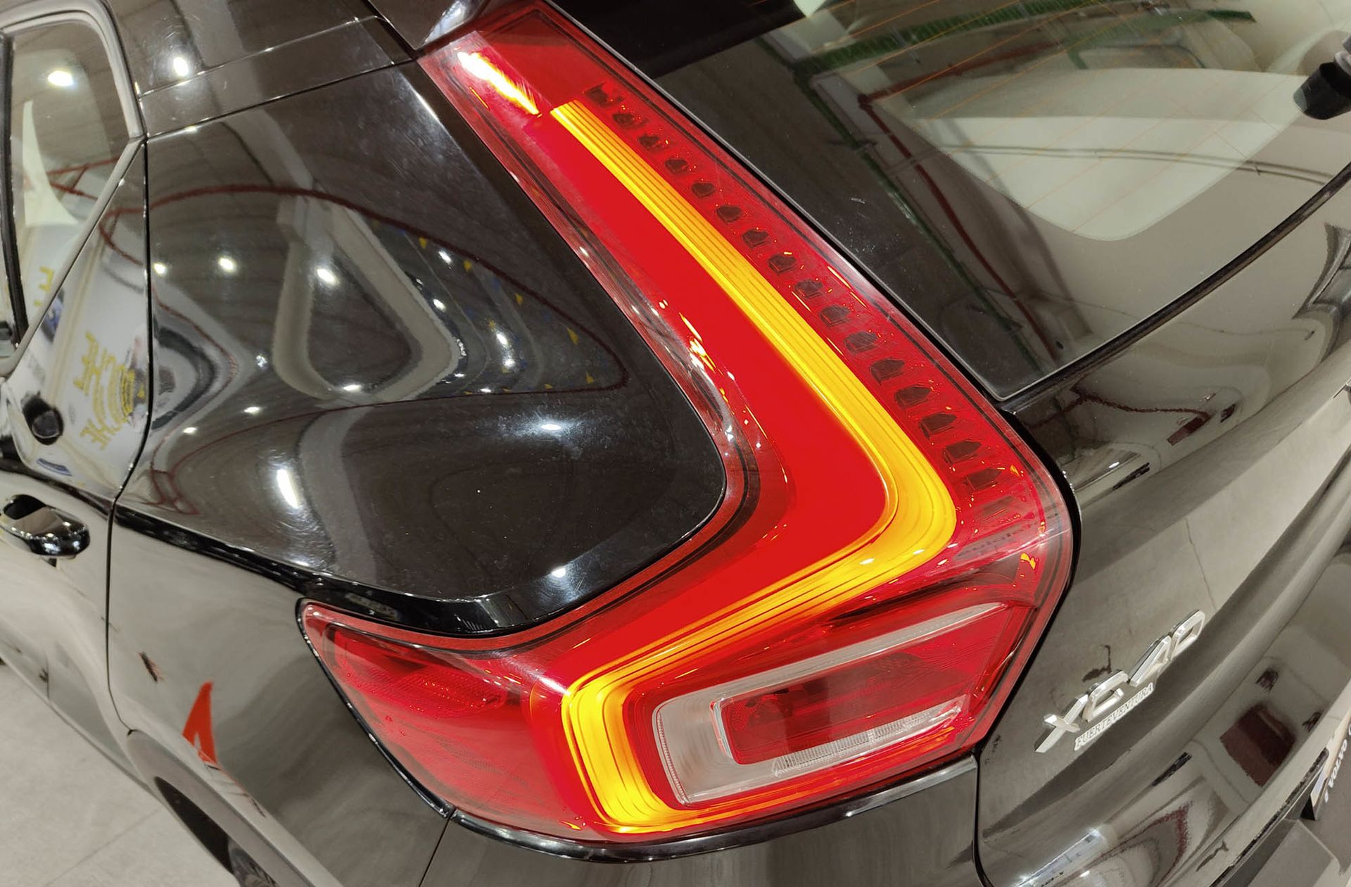 Volvo XC40 T4 Momentum - foto 17