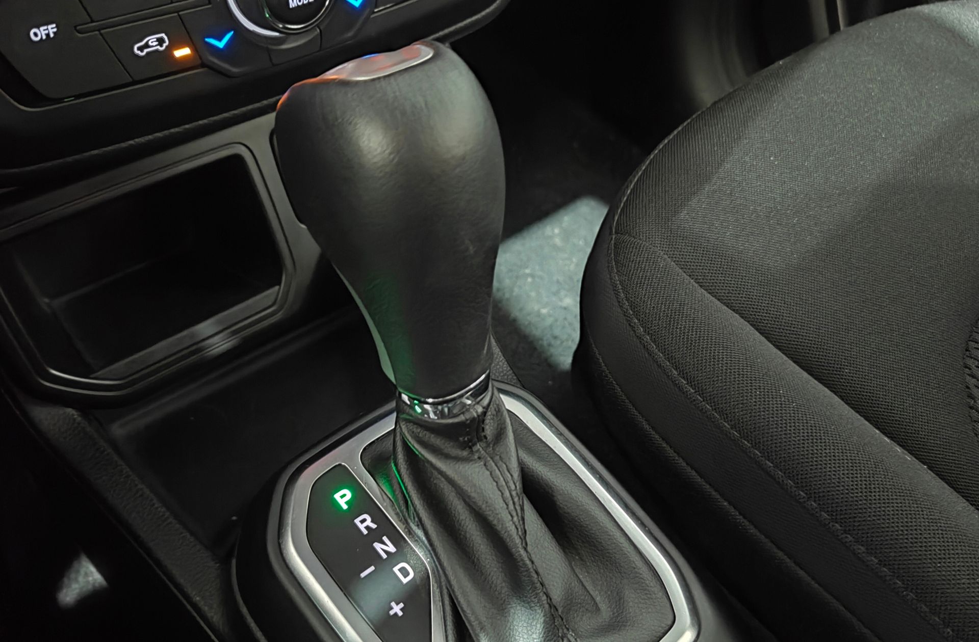 Jeep Renegade eHybrid 1.5 Limited ATX - foto 5