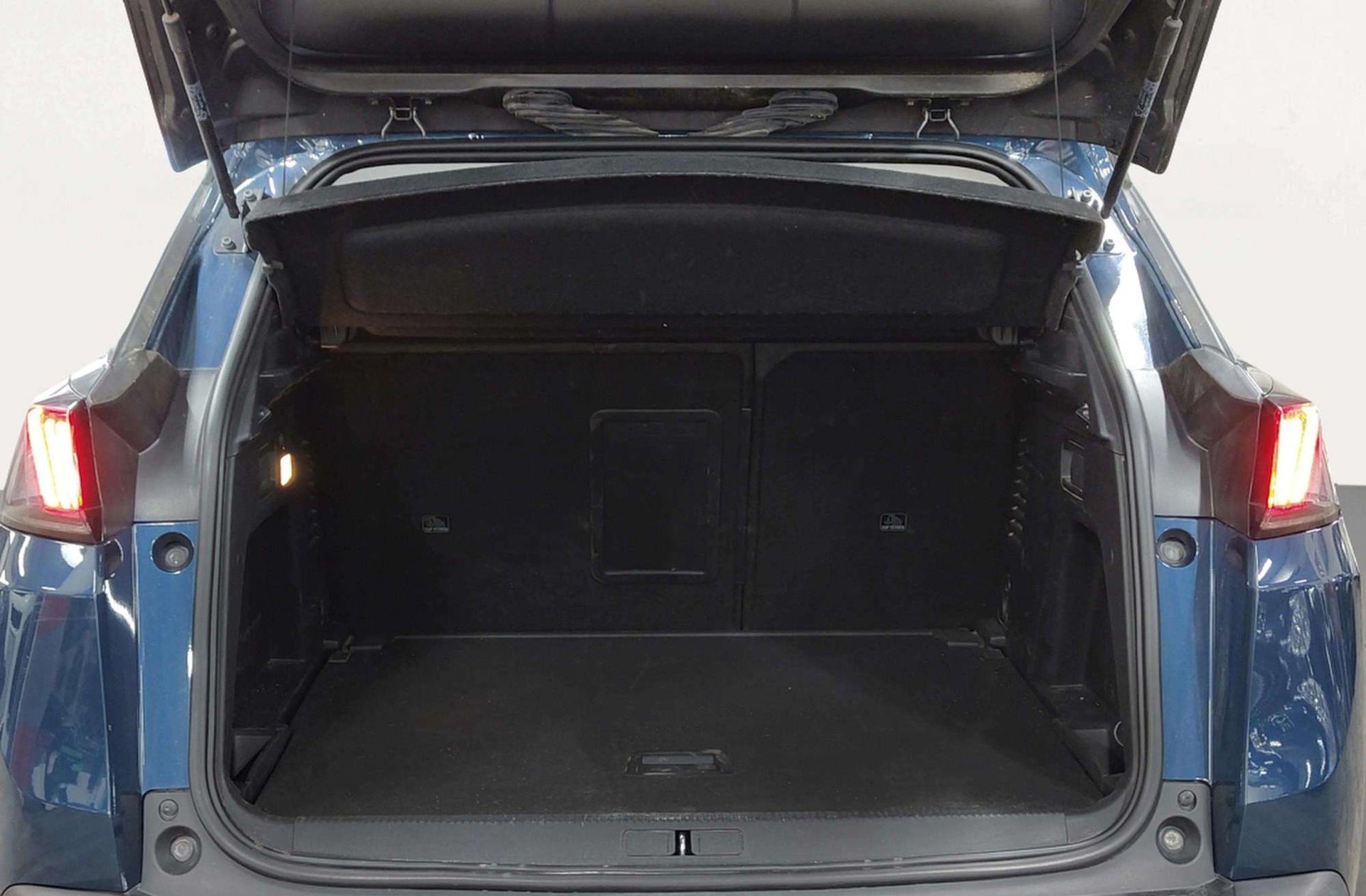 Peugeot 3008 BlueHDi 130 Allure EAT8 - foto 21