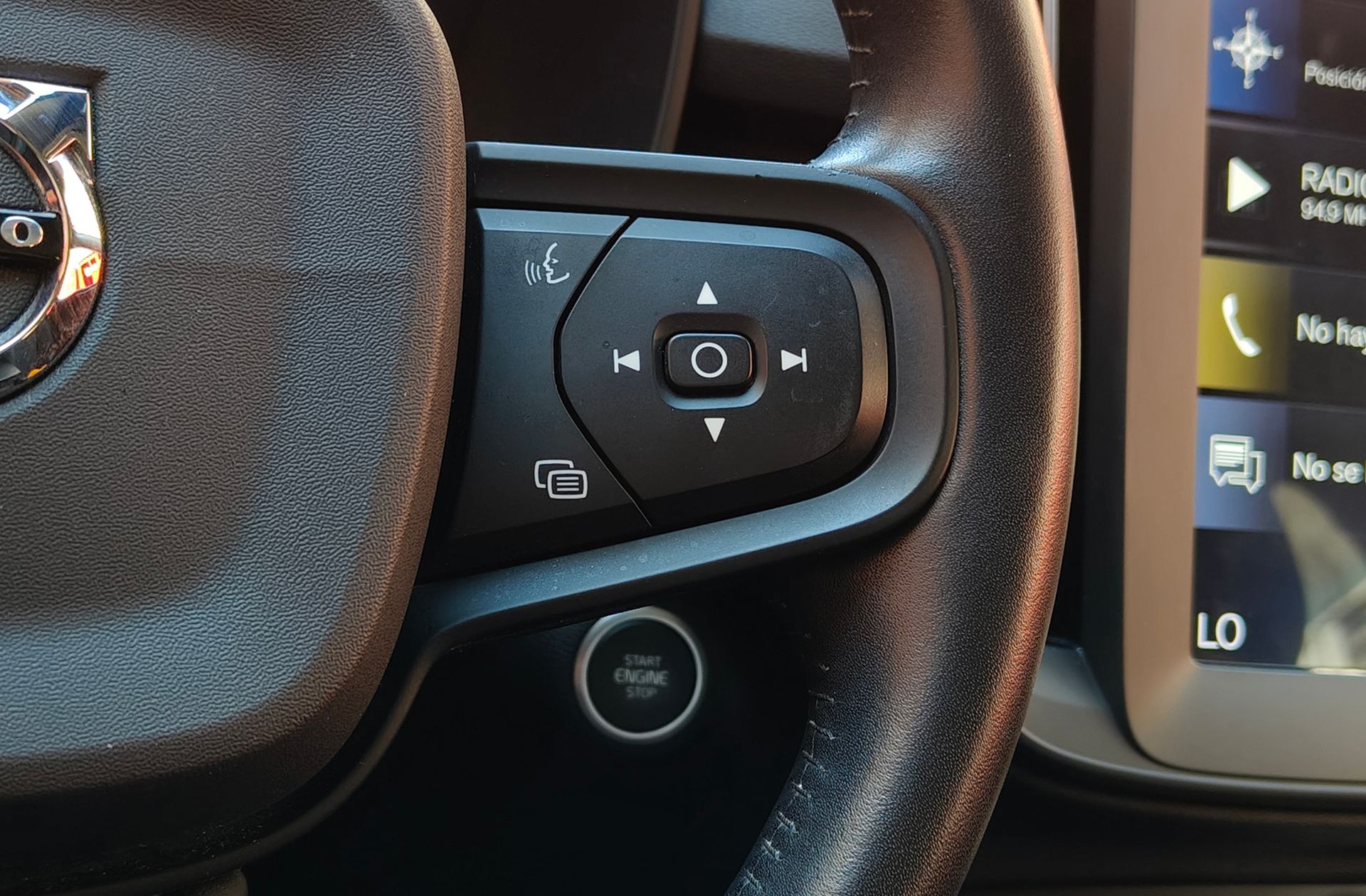 Volvo XC40 T3 Momentum Core - foto 25