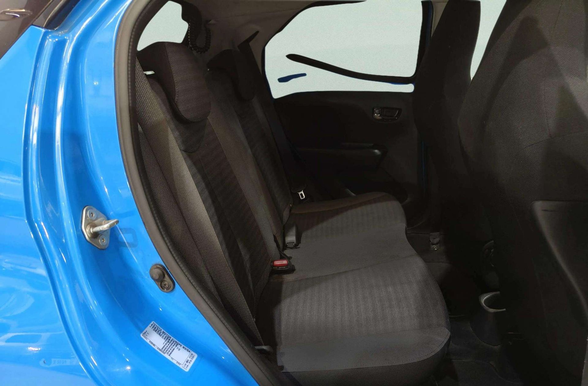Toyota Aygo 1.0 70 x-play - foto 22