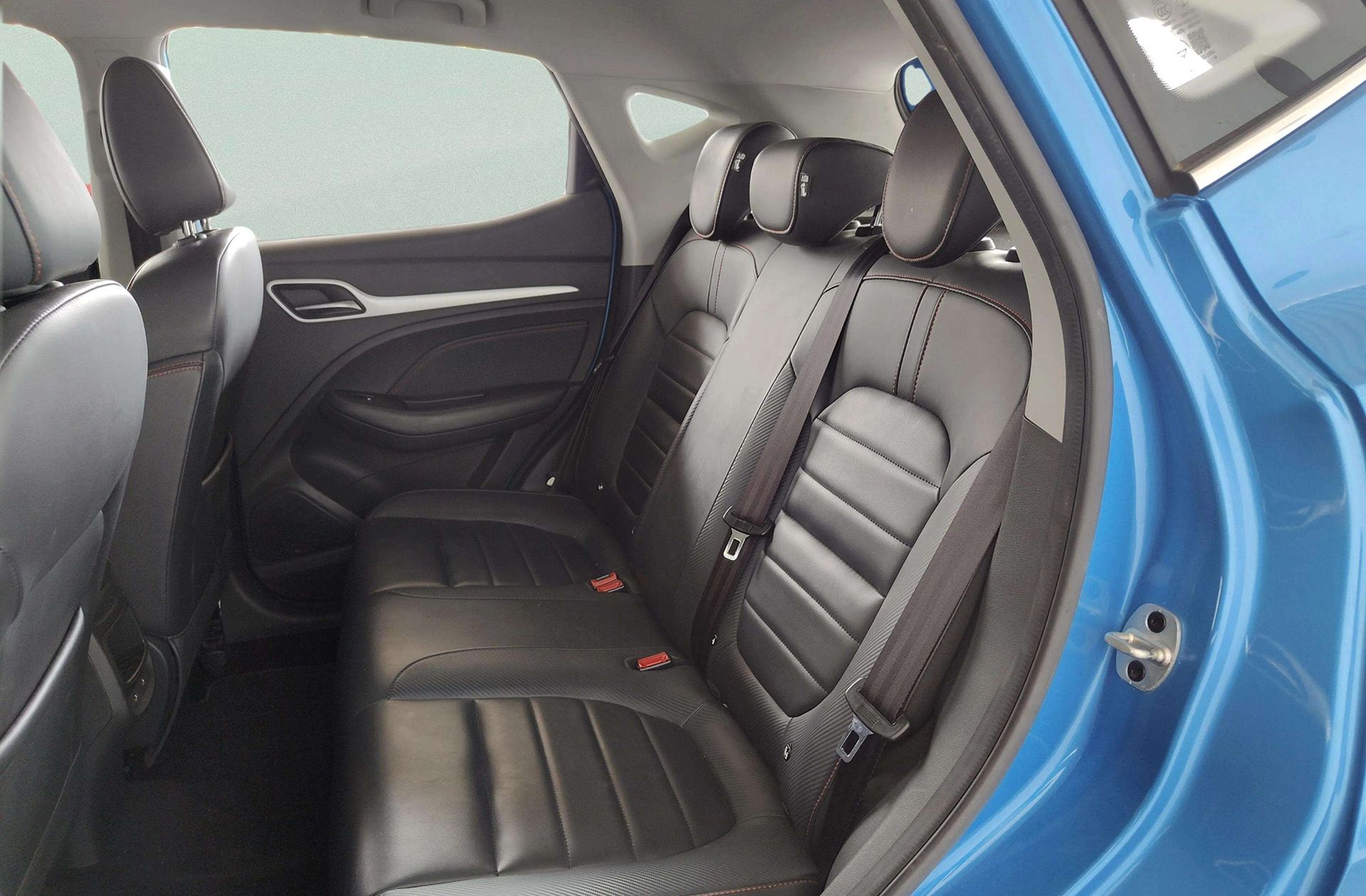 MG ZS 1.0T Luxury - foto 13