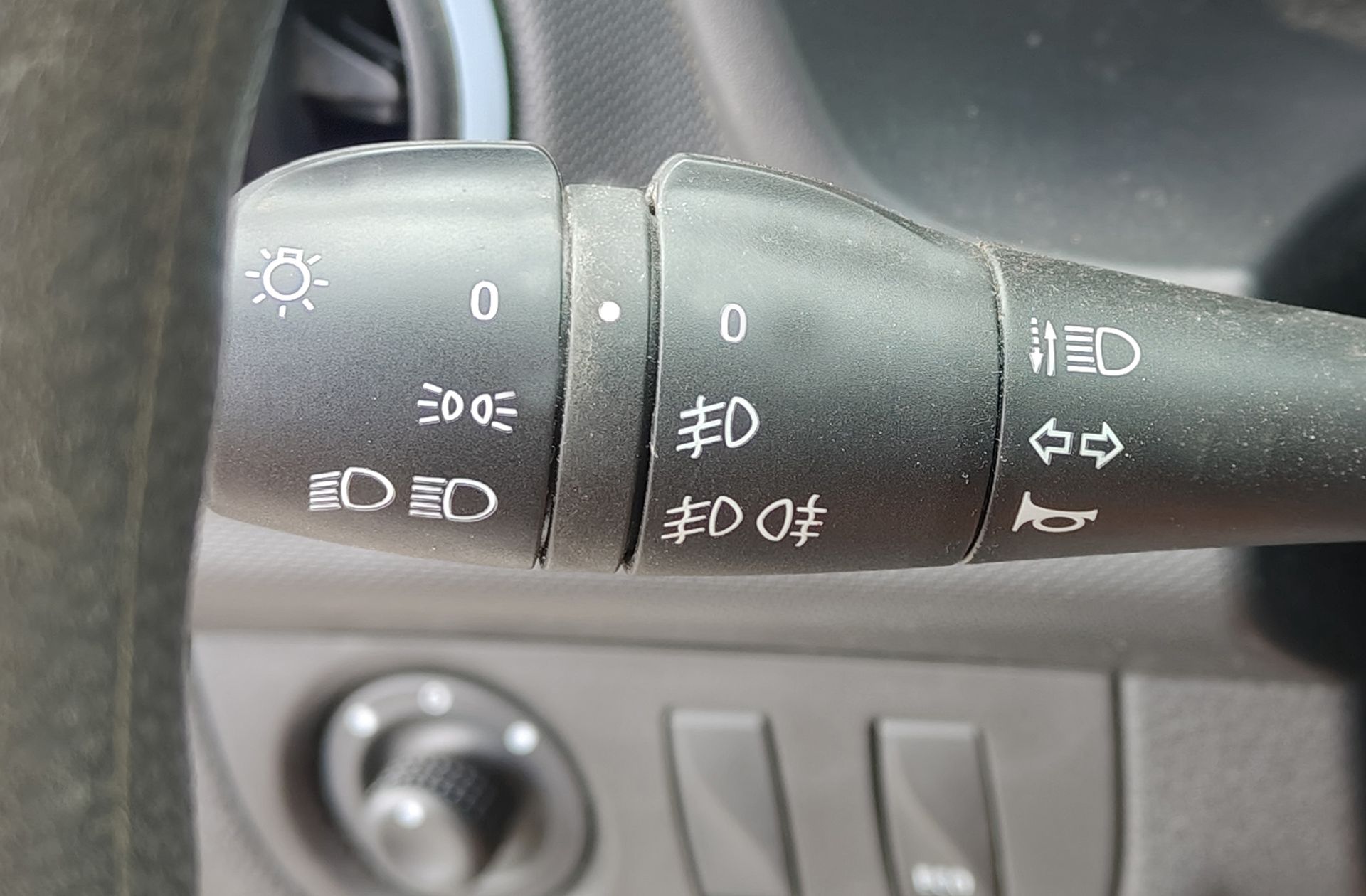 Dacia Logan MCV Laureate TCe - foto 18