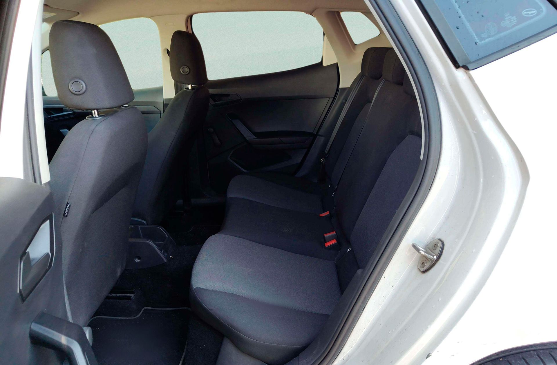 SEAT Ibiza 1.6 TDI Reference Plus - foto 9