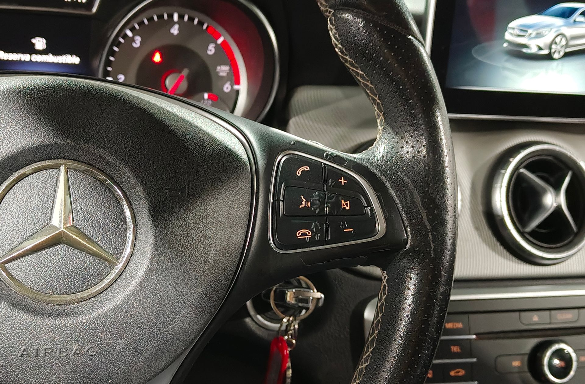 Mercedes-Benz CLA 200 d - foto 26