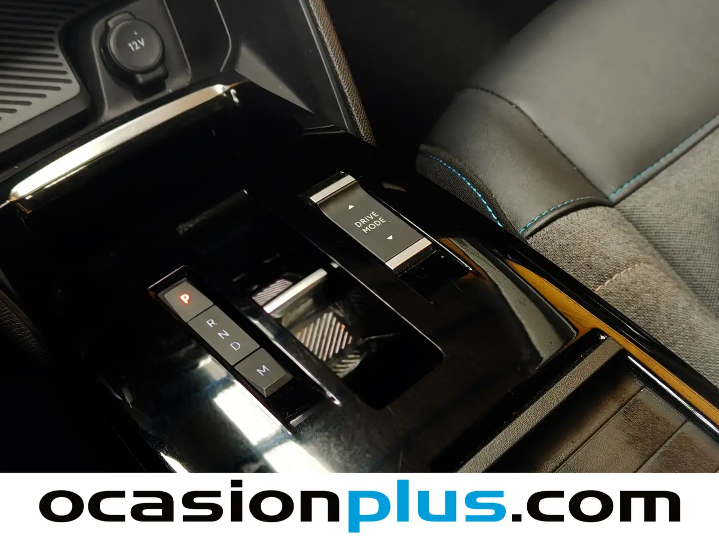 Foto Citroën C4 X Citroen C4 X PureTech 130 S&S Plus EAT8 (131 CV)