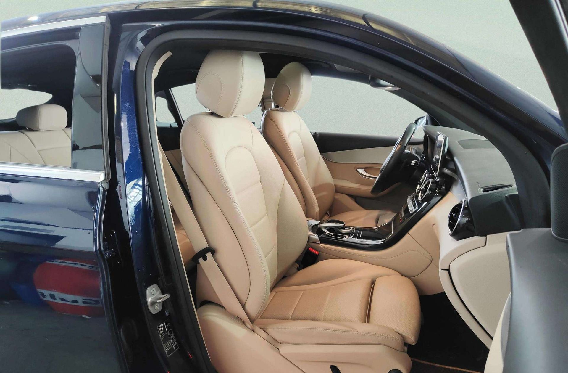 Mercedes-Benz GLC 250 4Matic Pack AMG - foto 24