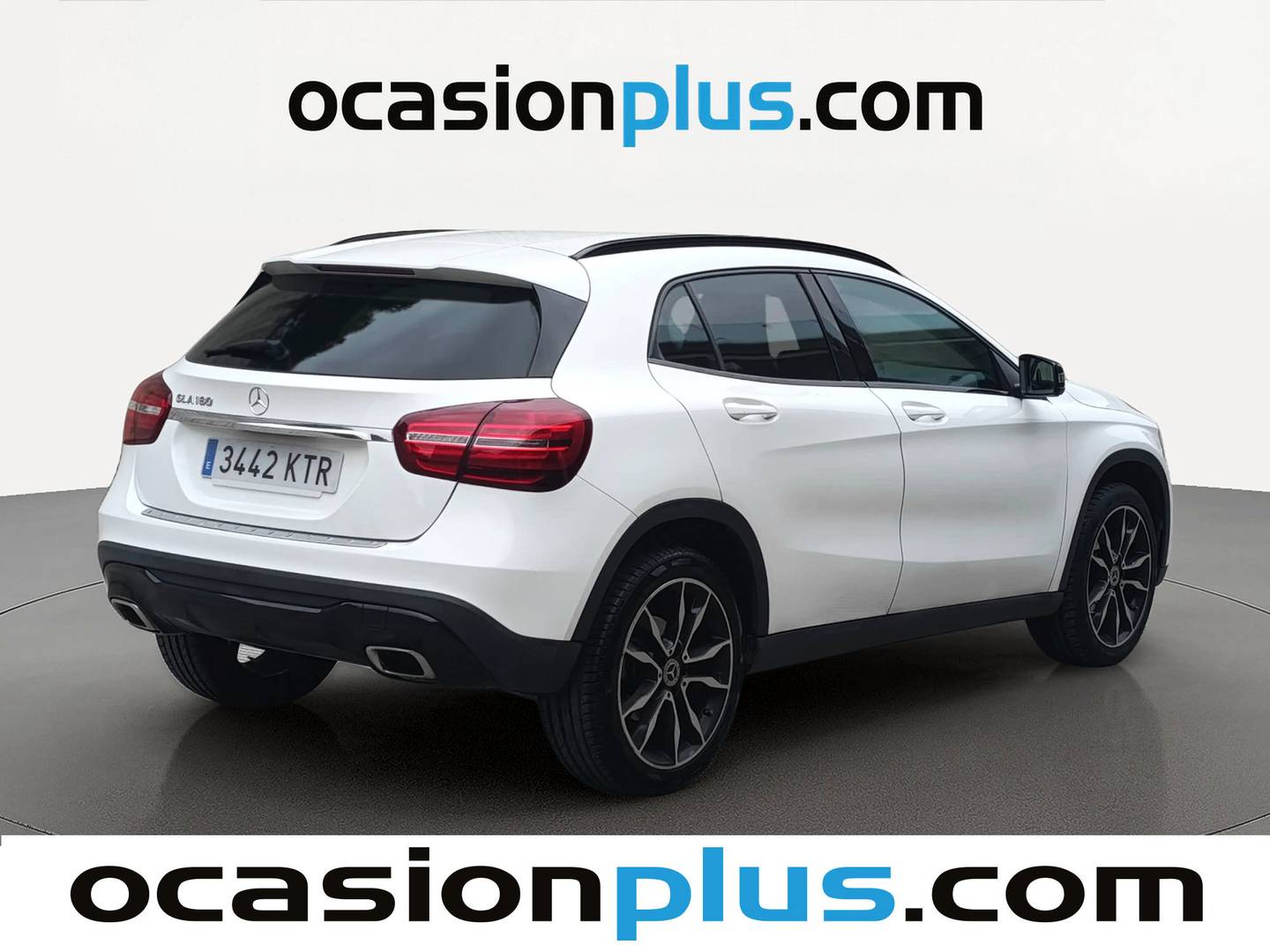 Foto trasera Mercedes GLA Mercedes-Benz GLA 180 (122 CV) derecha
