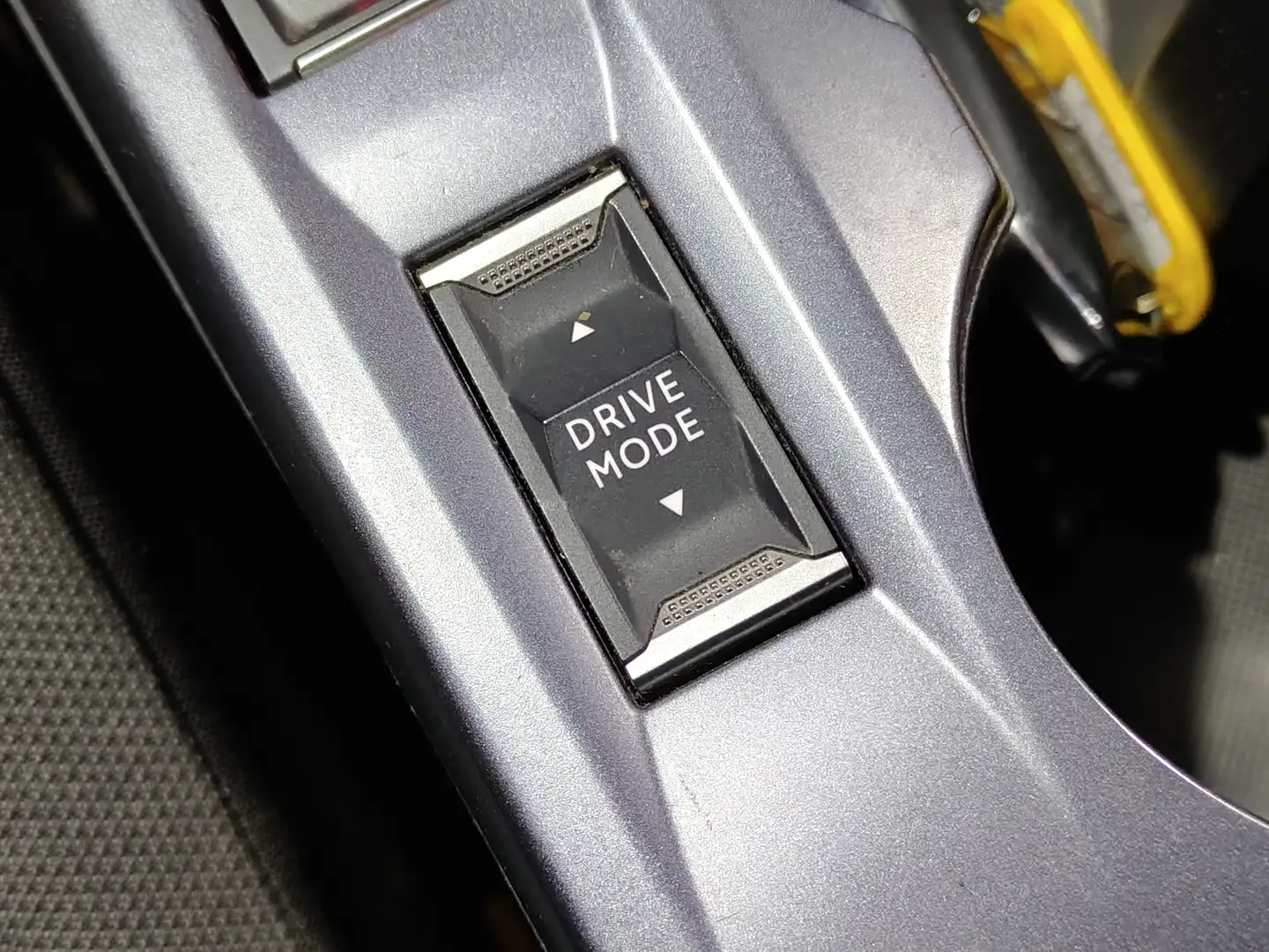 Foto Peugeot 2008 Peugeot 2008 BlueHDi 100 S&S Allure (100 CV)