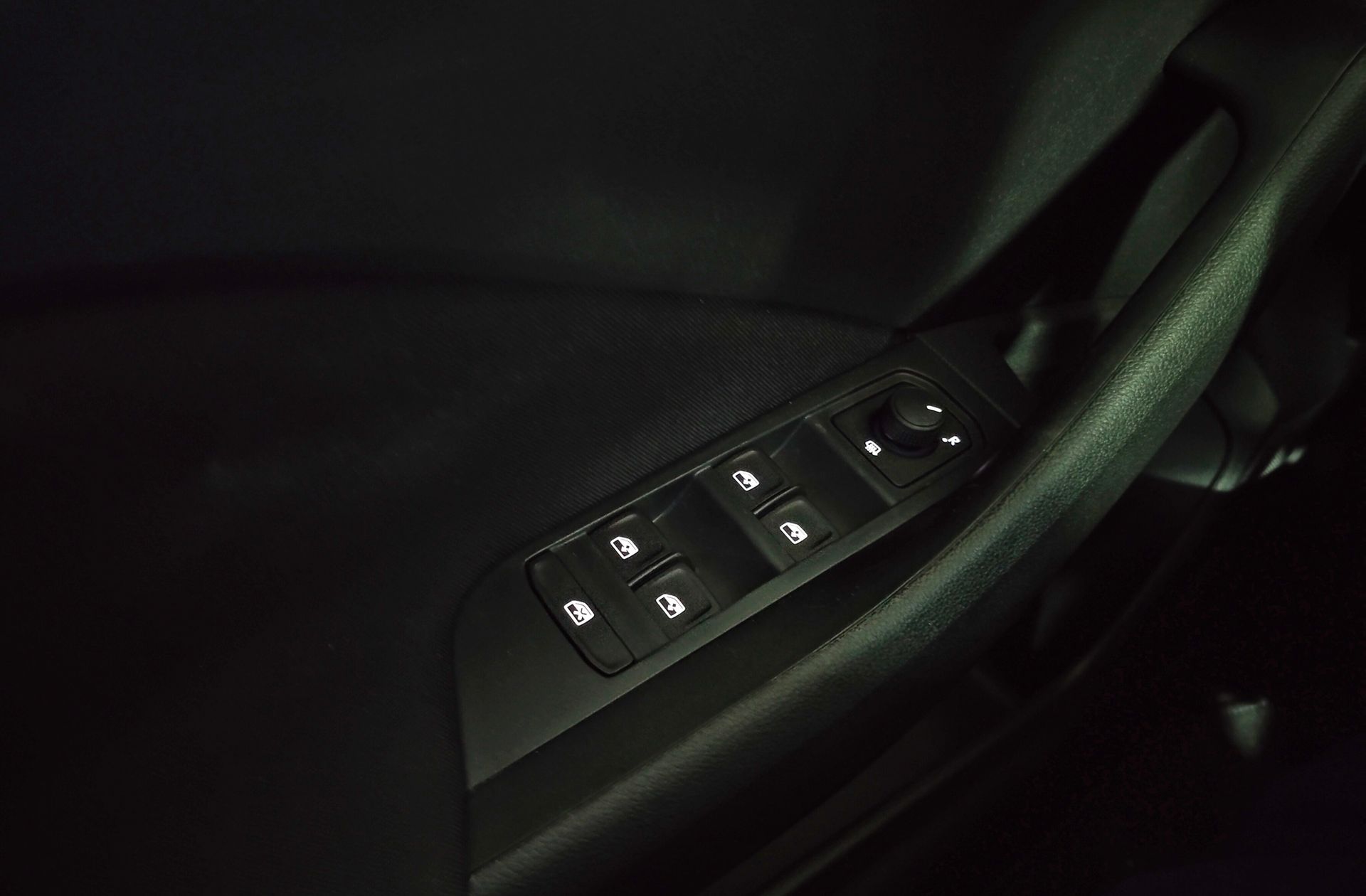Škoda Kamiq 1.0 TSI Selection DSG - foto 37