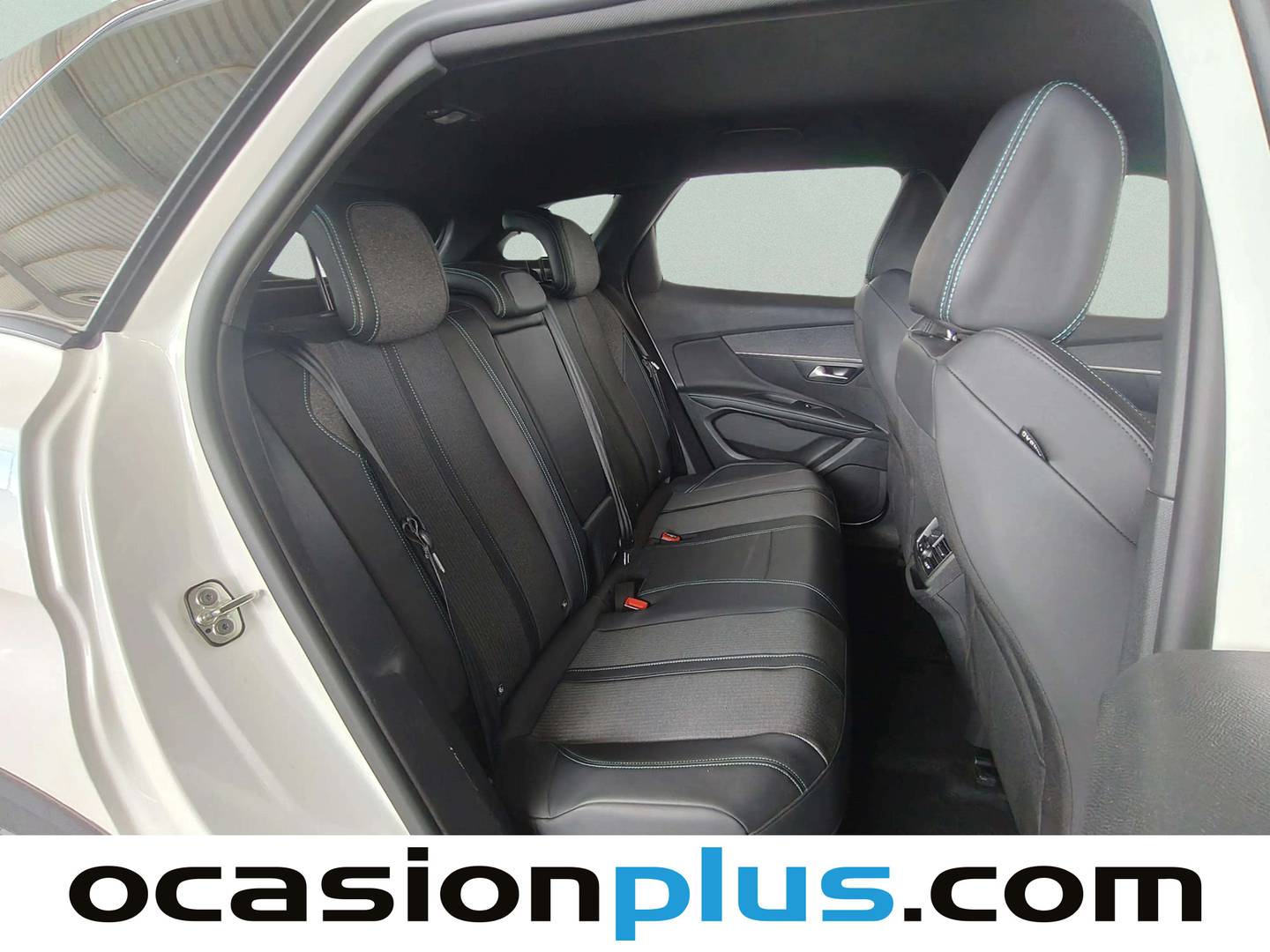 Foto Peugeot 3008 Hybrid Peugeot 3008 Hybrid 300 Allure Pack e-EAT8  (300 CV)