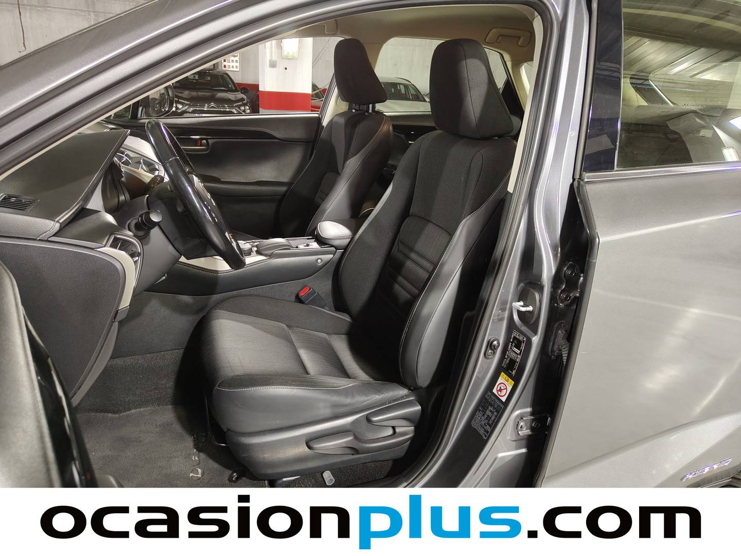 Foto Lexus NX Lexus NX 300h Corporate 2WD + Navibox (197 CV)