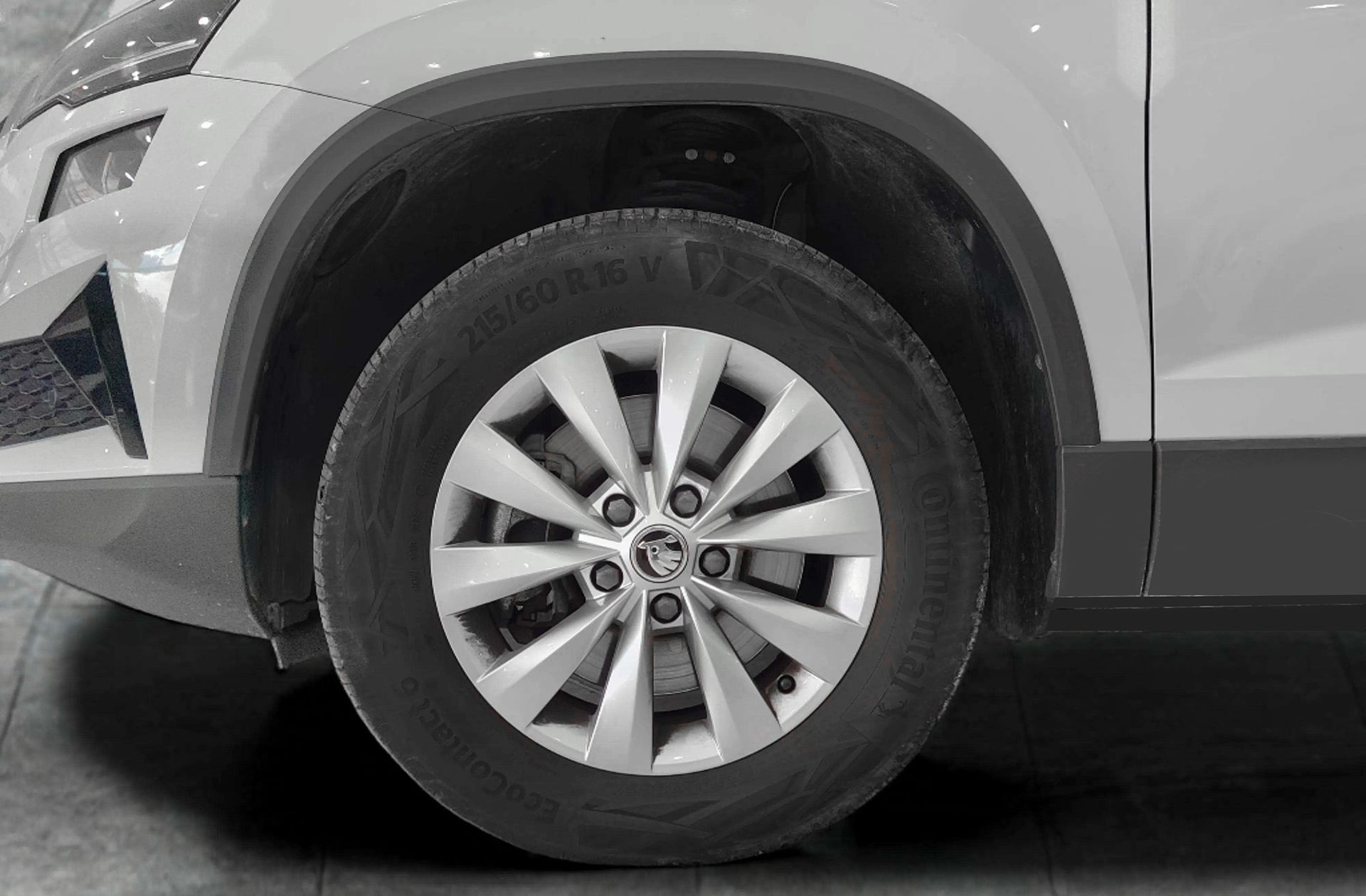 Škoda Karoq 2.0 TDI Selection - foto 32