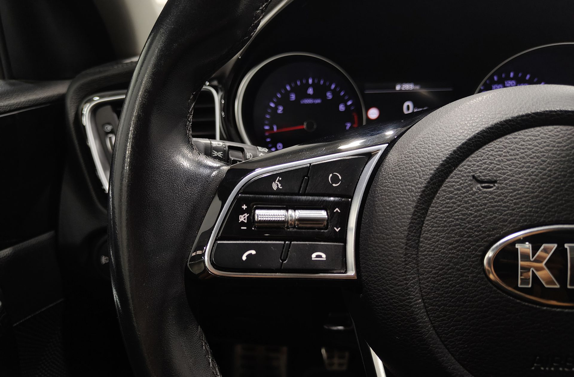 Kia XCeed 1.4 T-GDi Emotion - foto 26
