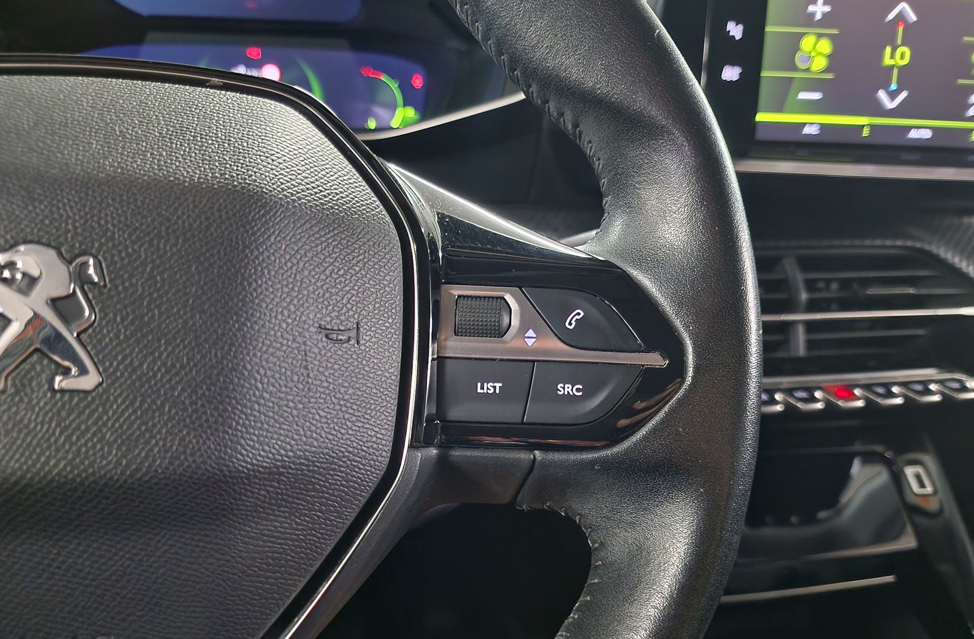 Peugeot 2008 PureTech 130 Allure Pack - foto 30