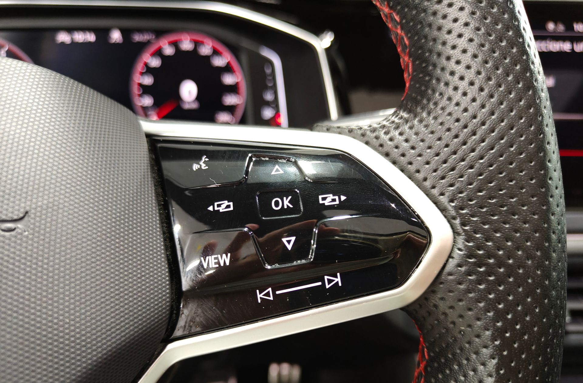 Volkswagen Polo GTI 2.0 TSI DSG - foto 32