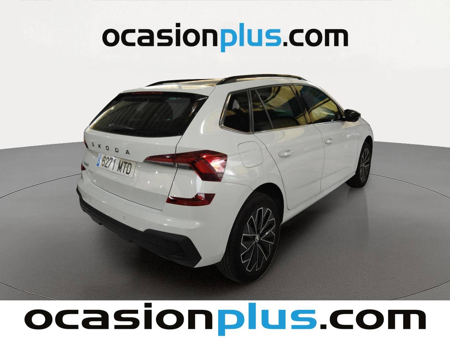 Foto trasera Skoda Kamiq Skoda Kamiq 1.0 TSI Design DSG (115 CV) derecha