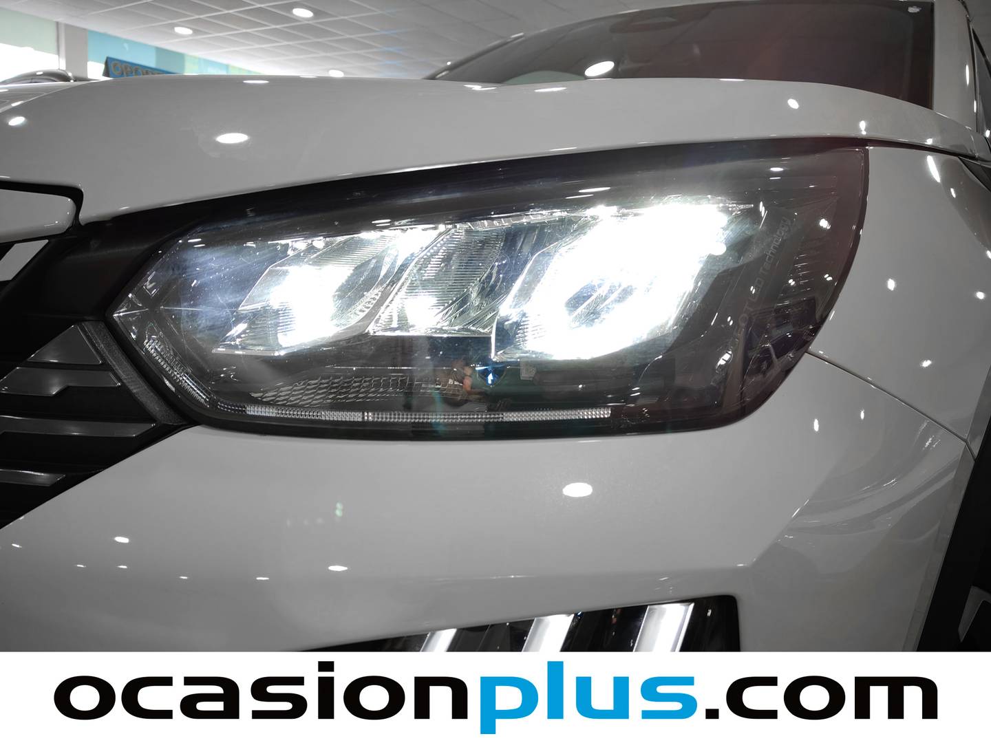Equipamiento del Peugeot 2008 Peugeot 2008 Allure Hybrid eDCS6 (145 CV)