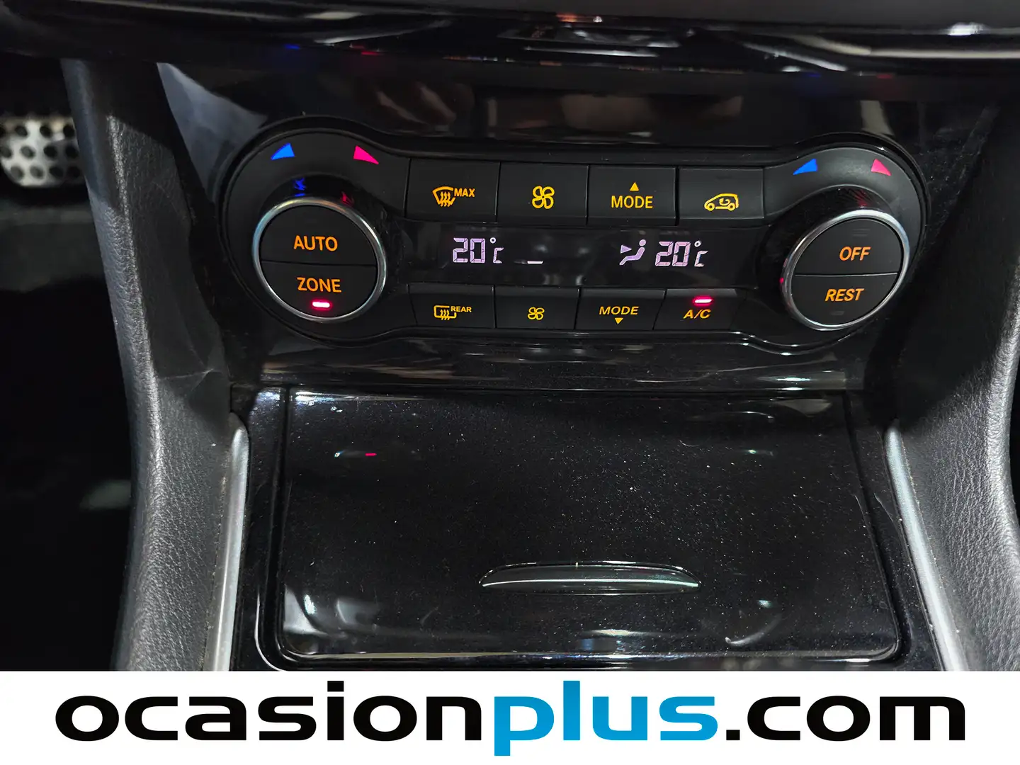 Foto Infiniti Q30 Infiniti Q30 2.2D Sport 7DCT (170 CV)