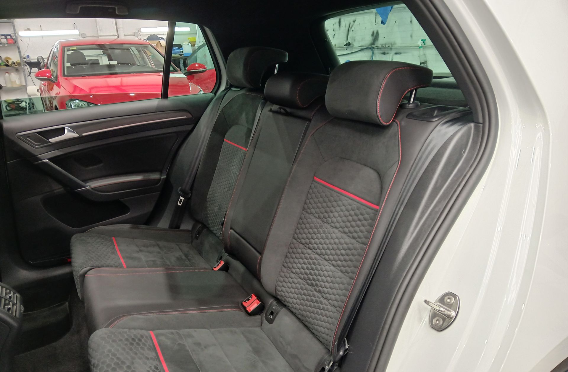 Volkswagen Golf GTI Performance 2.0 TSI DSG - foto 14