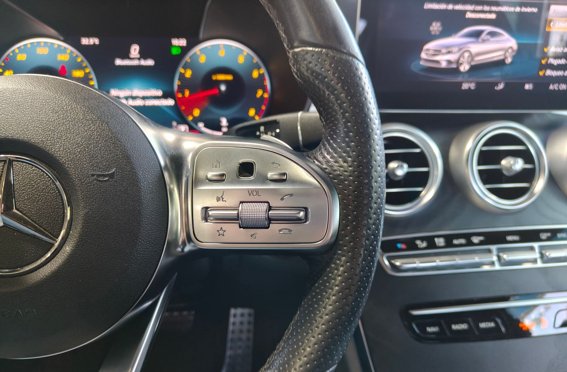 Mercedes-Benz Clase C Coupe 300 Pack AMG - foto 30