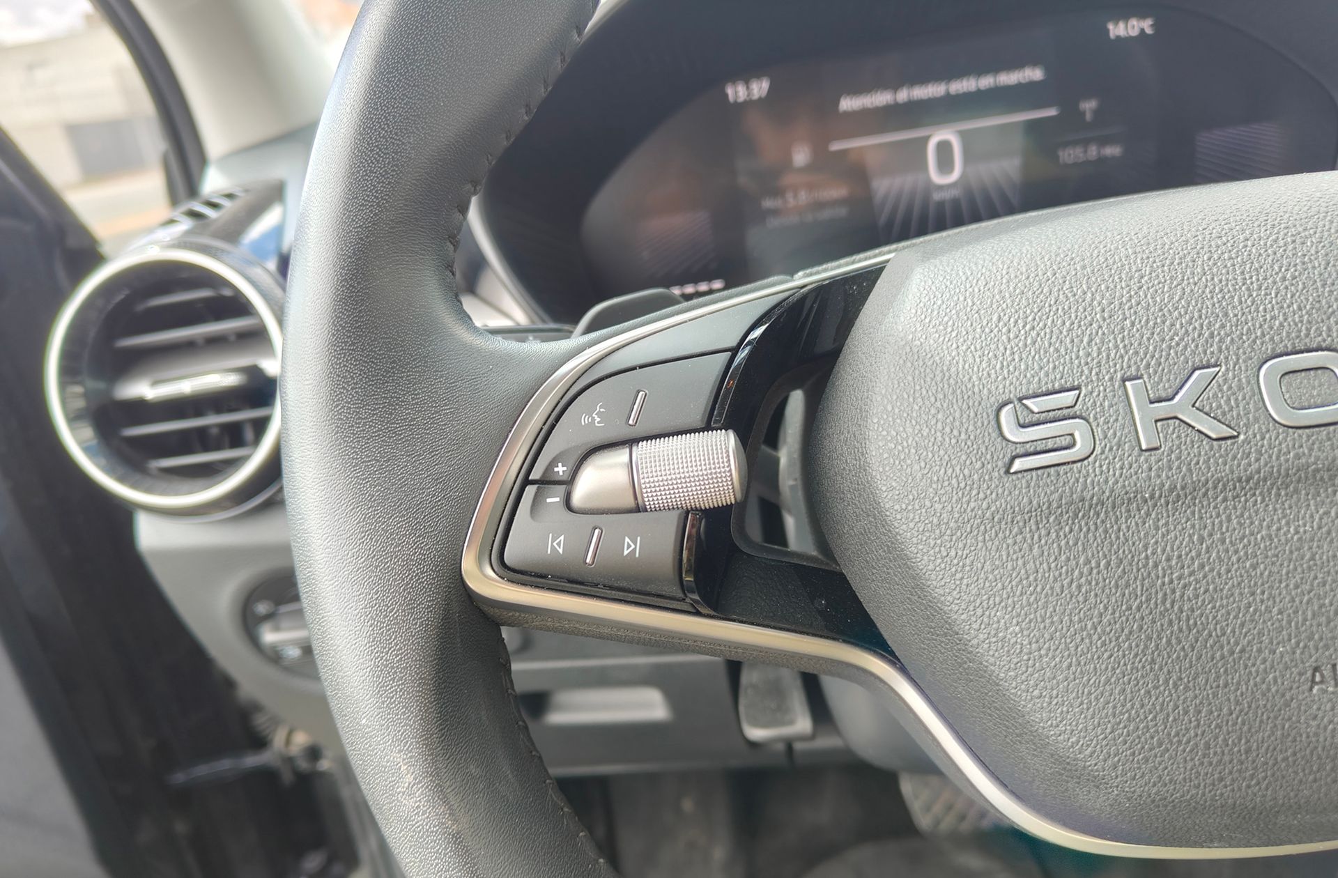Škoda Fabia 1.0 TSI Selection DSG - foto 24