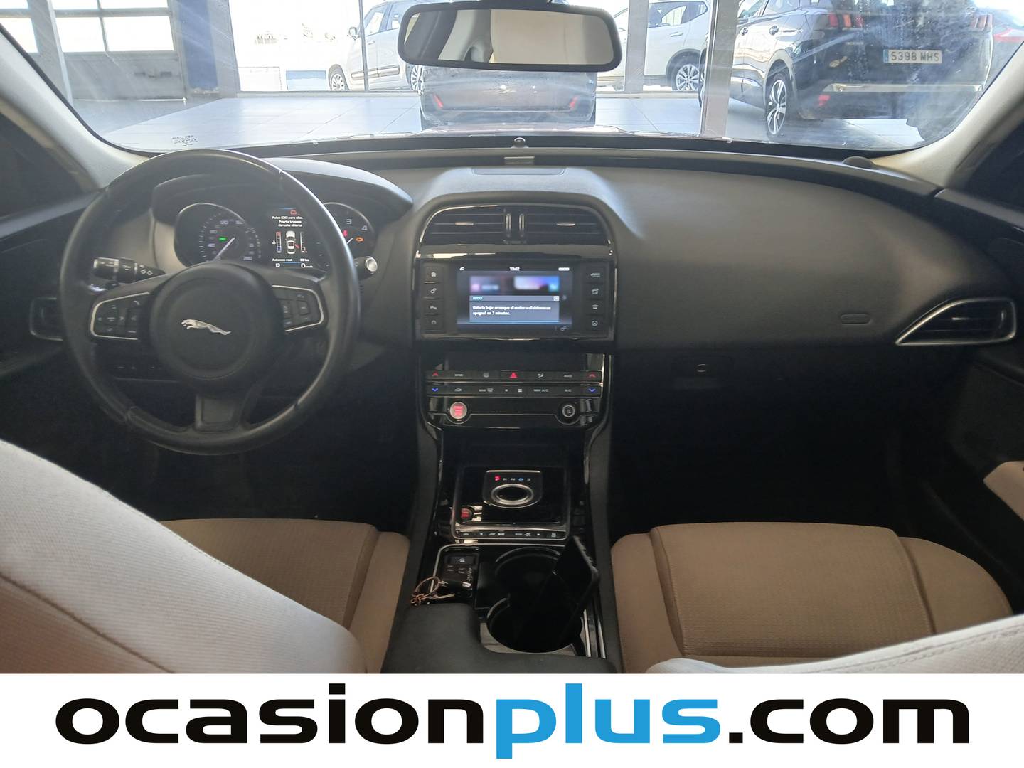 Foto Jaguar XE Jaguar XE 2.0 Diesel Pure RWD Auto (180 CV)