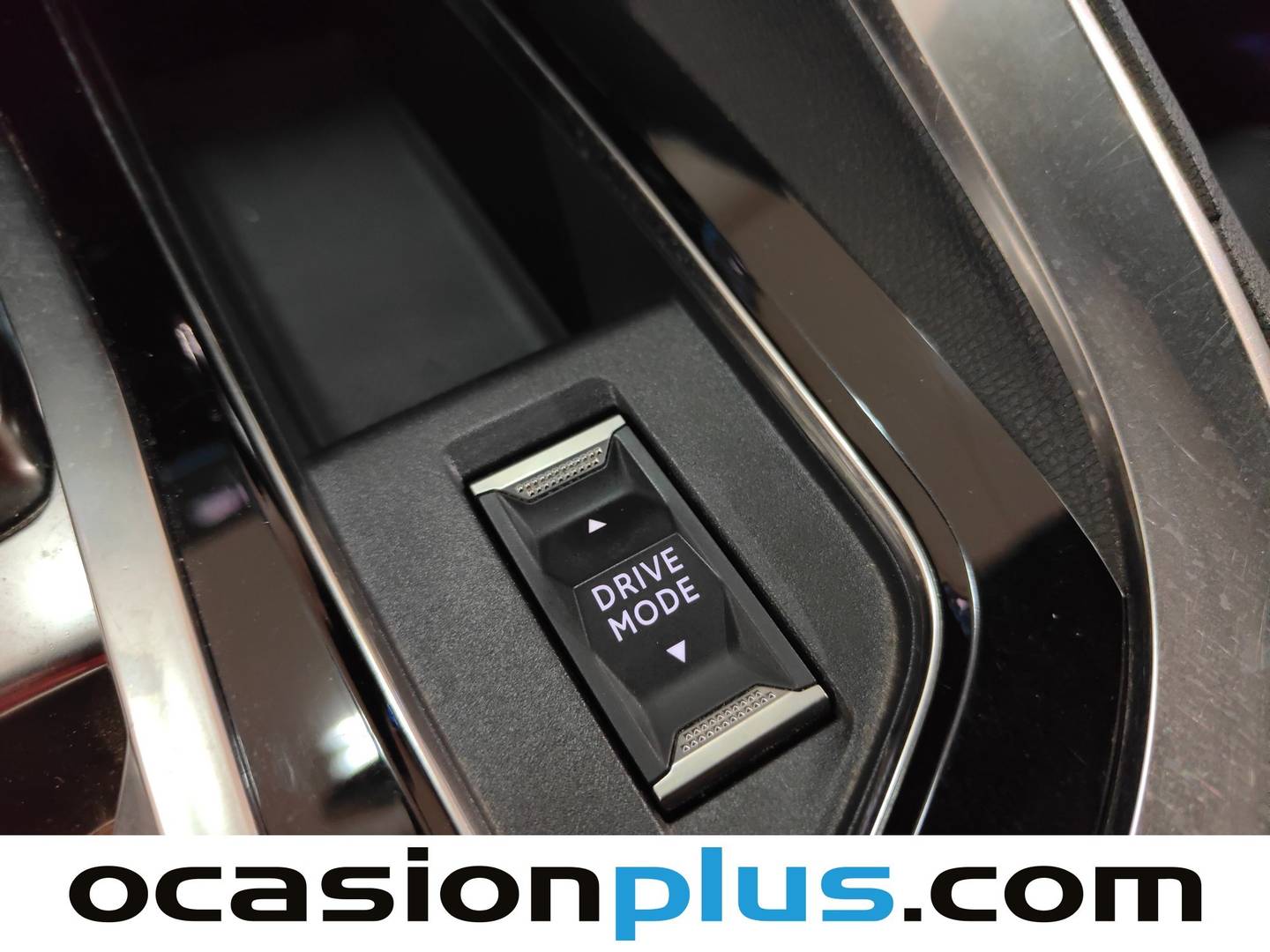 Foto Peugeot 3008 Hybrid Peugeot 3008 Hybrid 225 GT e-EAT8 (225 CV)