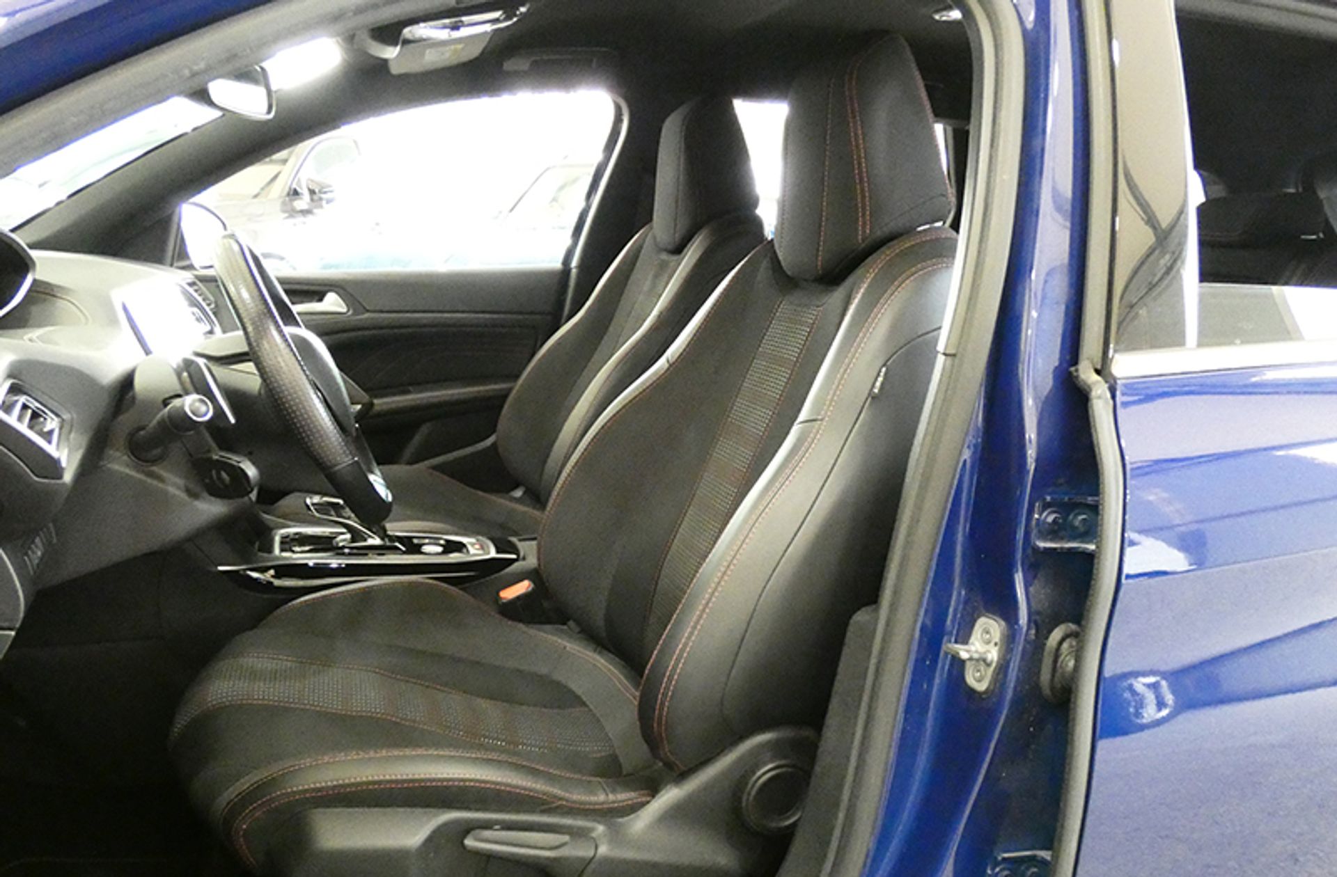 Peugeot 308 SW PureTech 130 GT Line EAT8 - foto 19