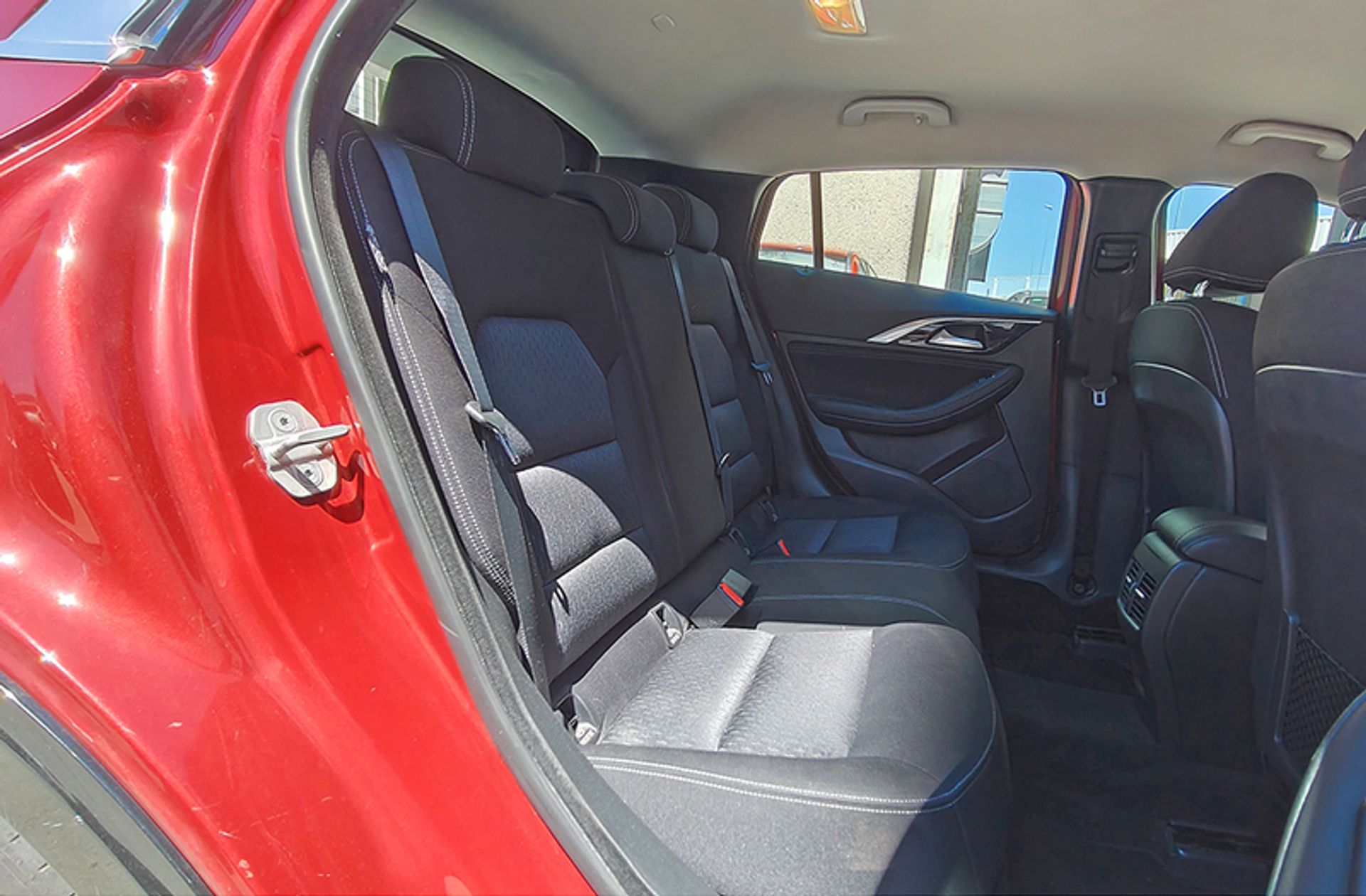 Infiniti Q30 2.2D Premium 7DCT - foto 18