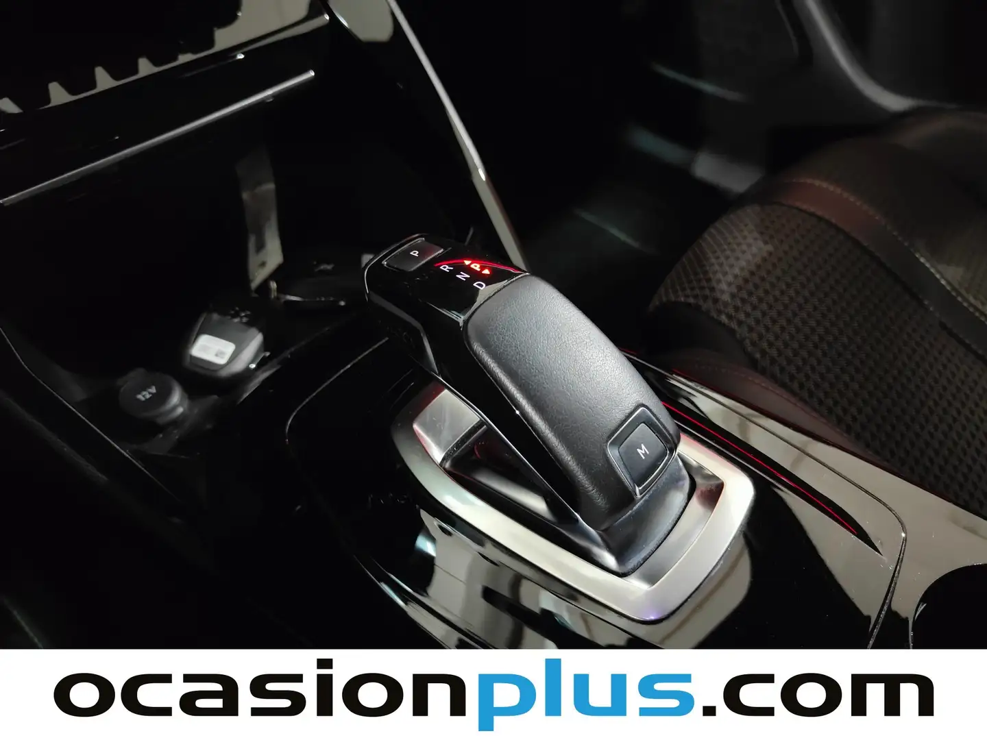 Foto Peugeot 2008 Peugeot 2008 PureTech 130 S&S GT EAT8 (130 CV)