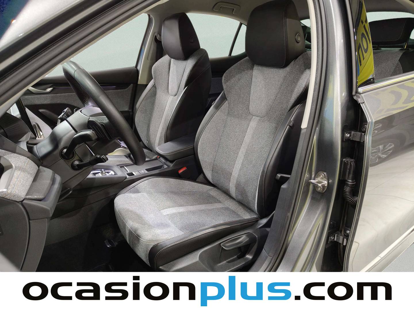 Foto asientos delanteros Skoda Octavia Skoda Octavia 2.0 TDI Design DSG (150 CV)