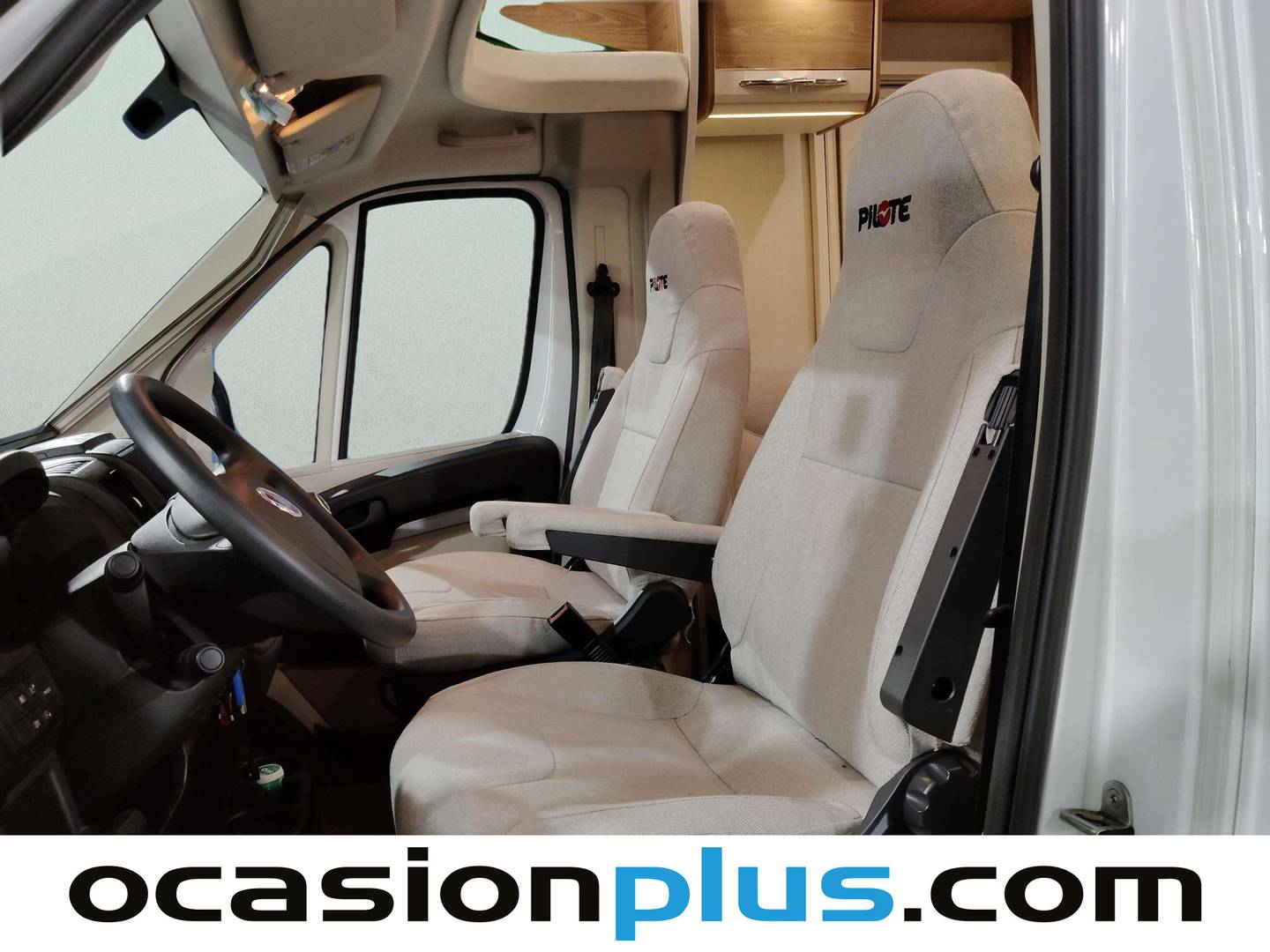 Pilote P706C Pilote P706C Essentiel (150 CV) km 0