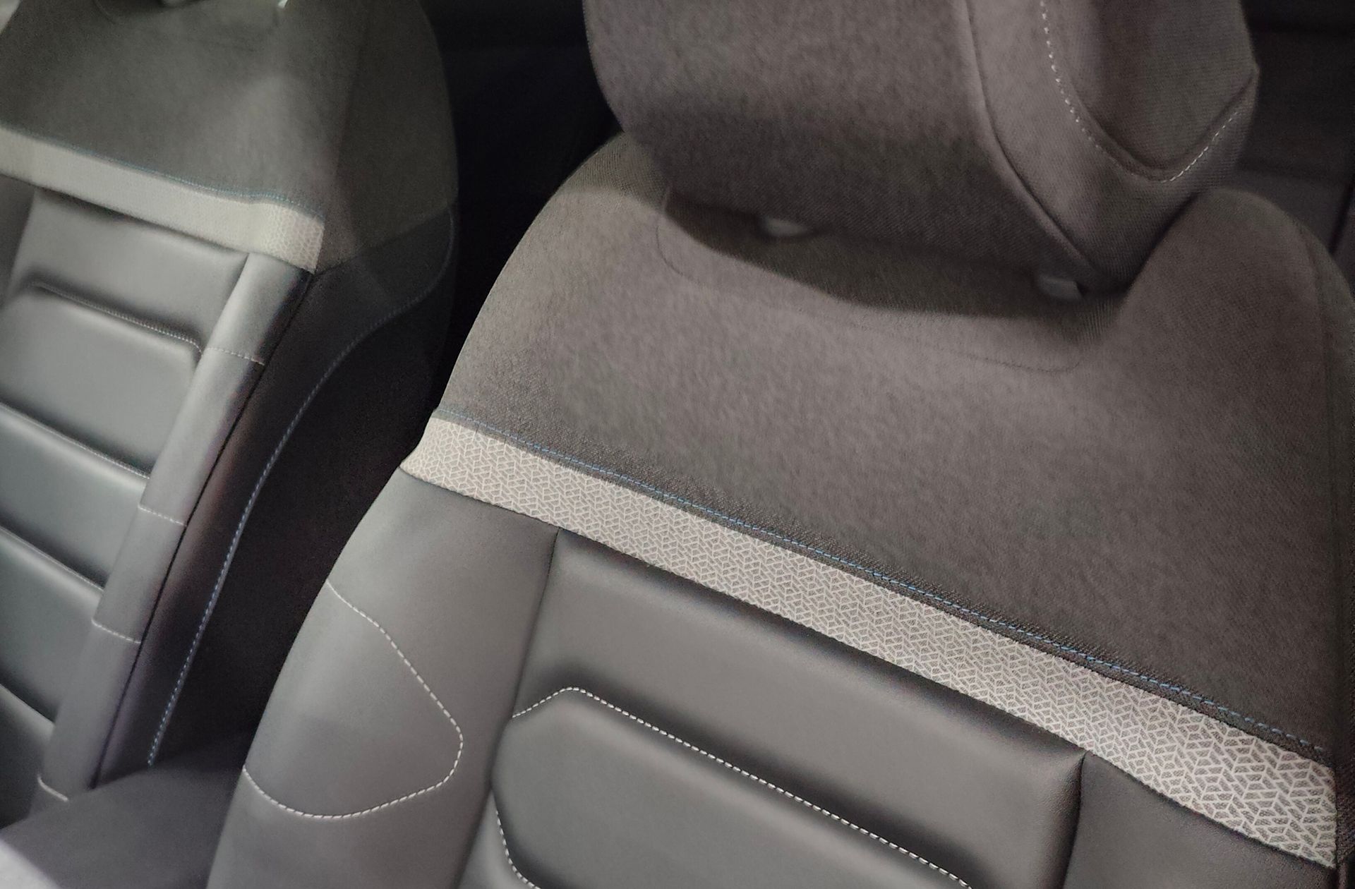 Citroën C4 BlueHDi 130 Shine EAT8 - foto 7