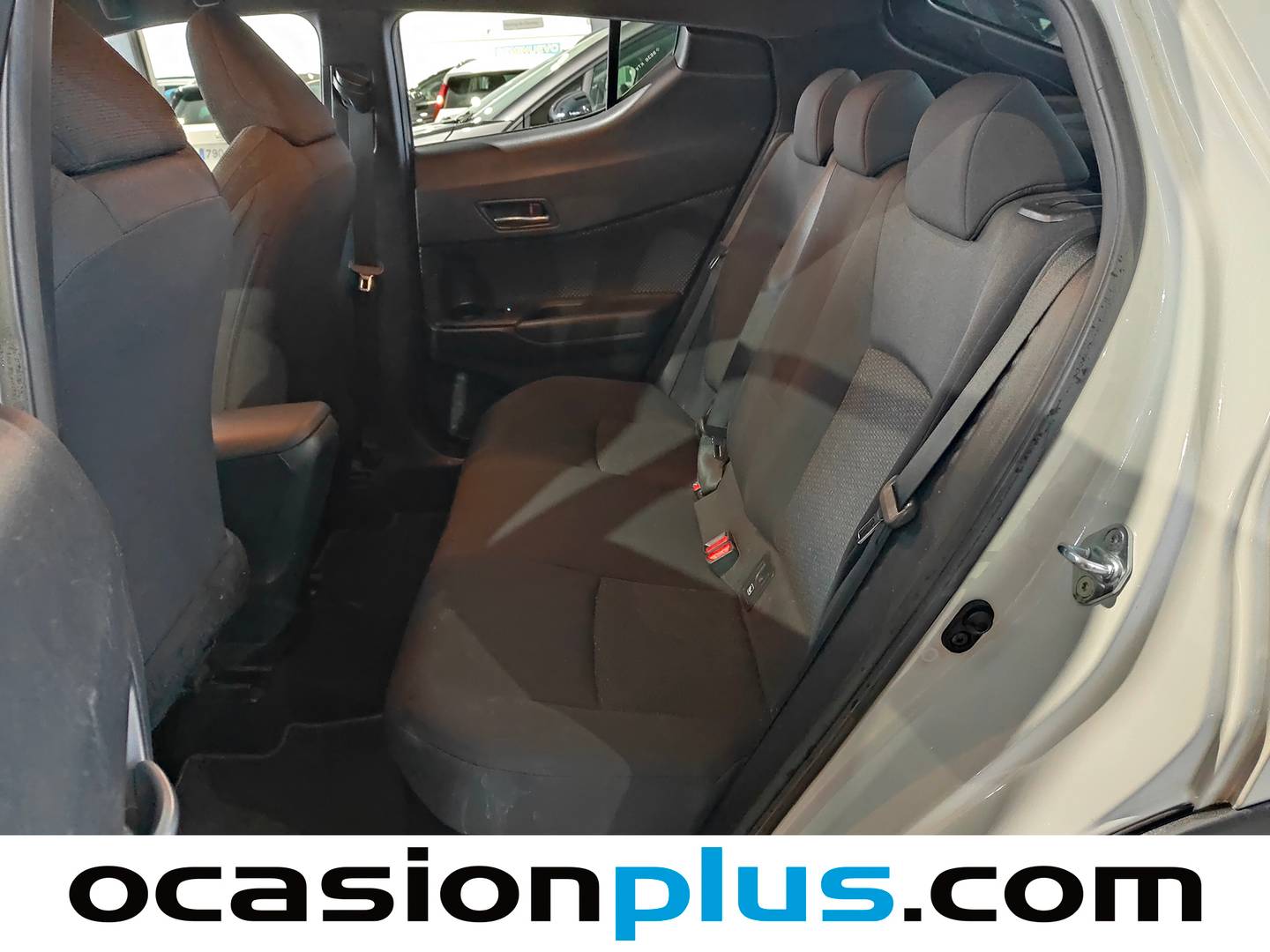 Foto asientos traseros Toyota C-HR Toyota C-HR 1.8 125H Advance (122 CV)