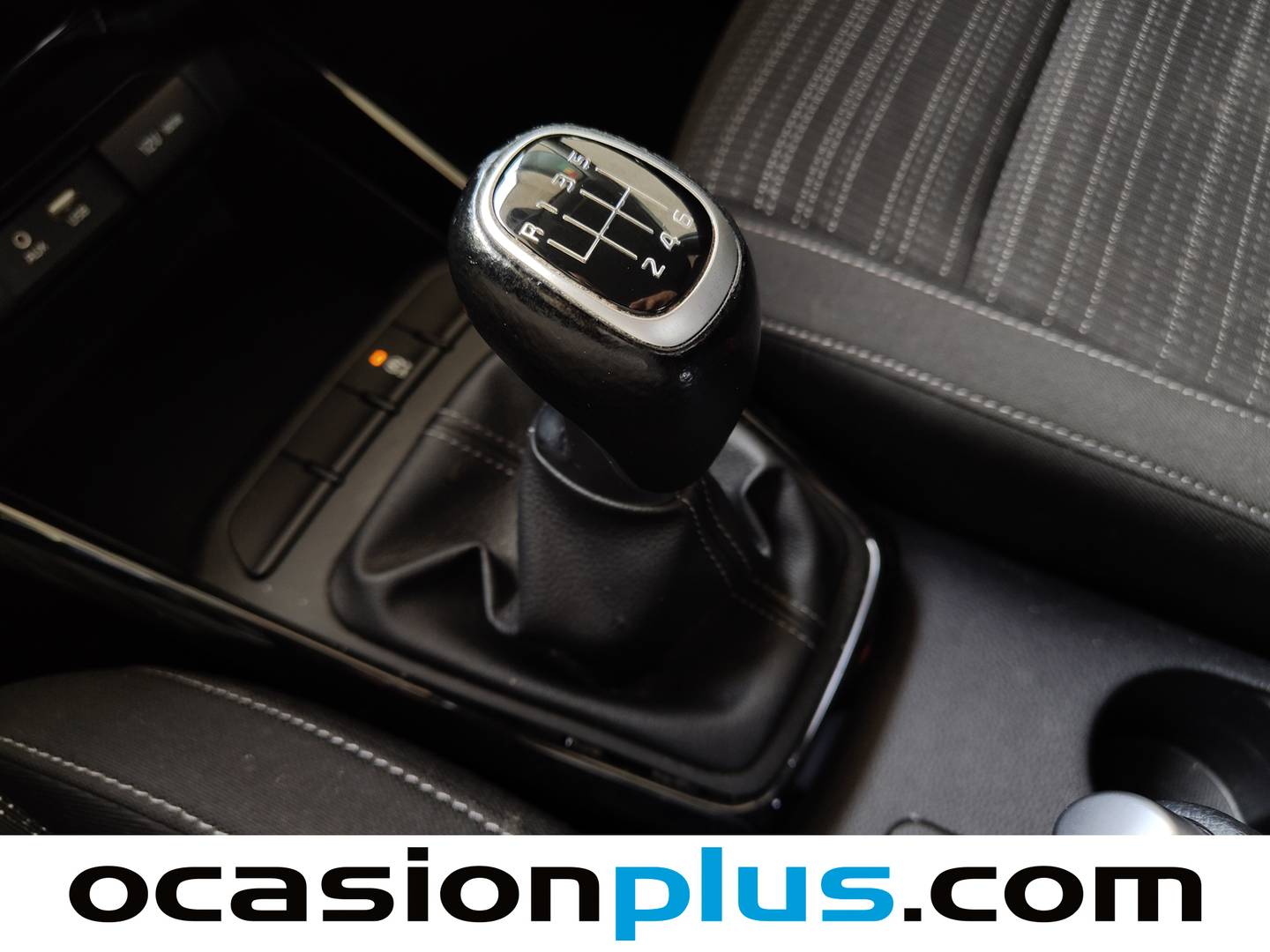 KIA Stonic KIA Stonic 1.6 CRDi VGT Eco-Dynamic Drive 110 CV) de segunda mano