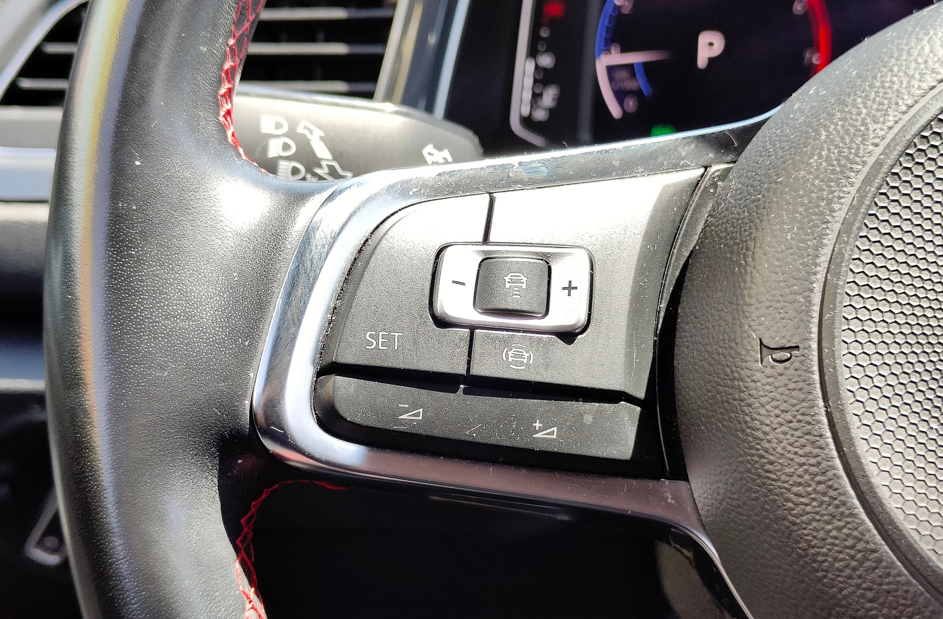Volkswagen T-Roc Sport 1.5 TSI DSG - foto 24