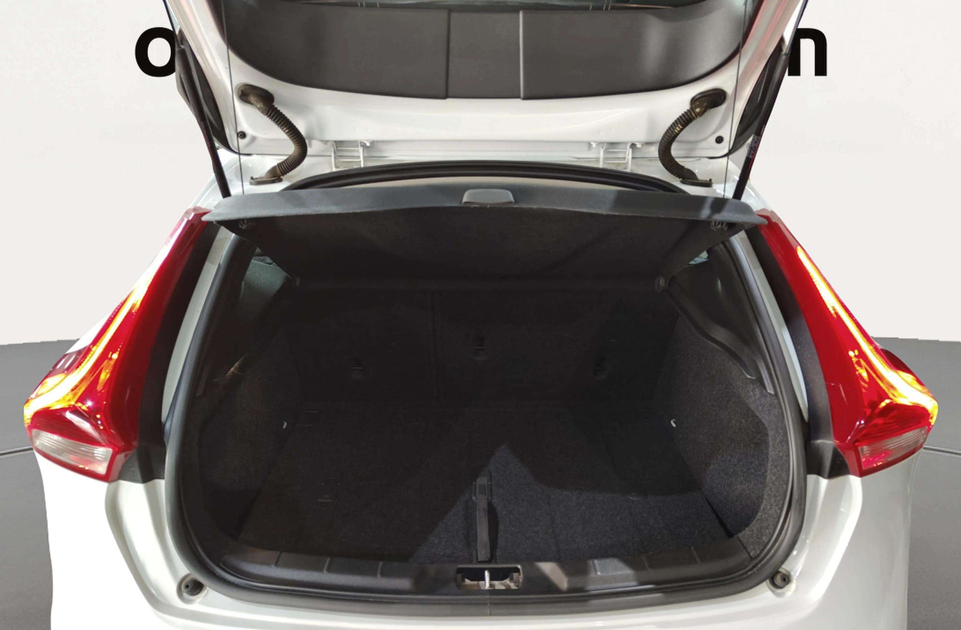 Volvo V40 D2 Cross Country - foto 17