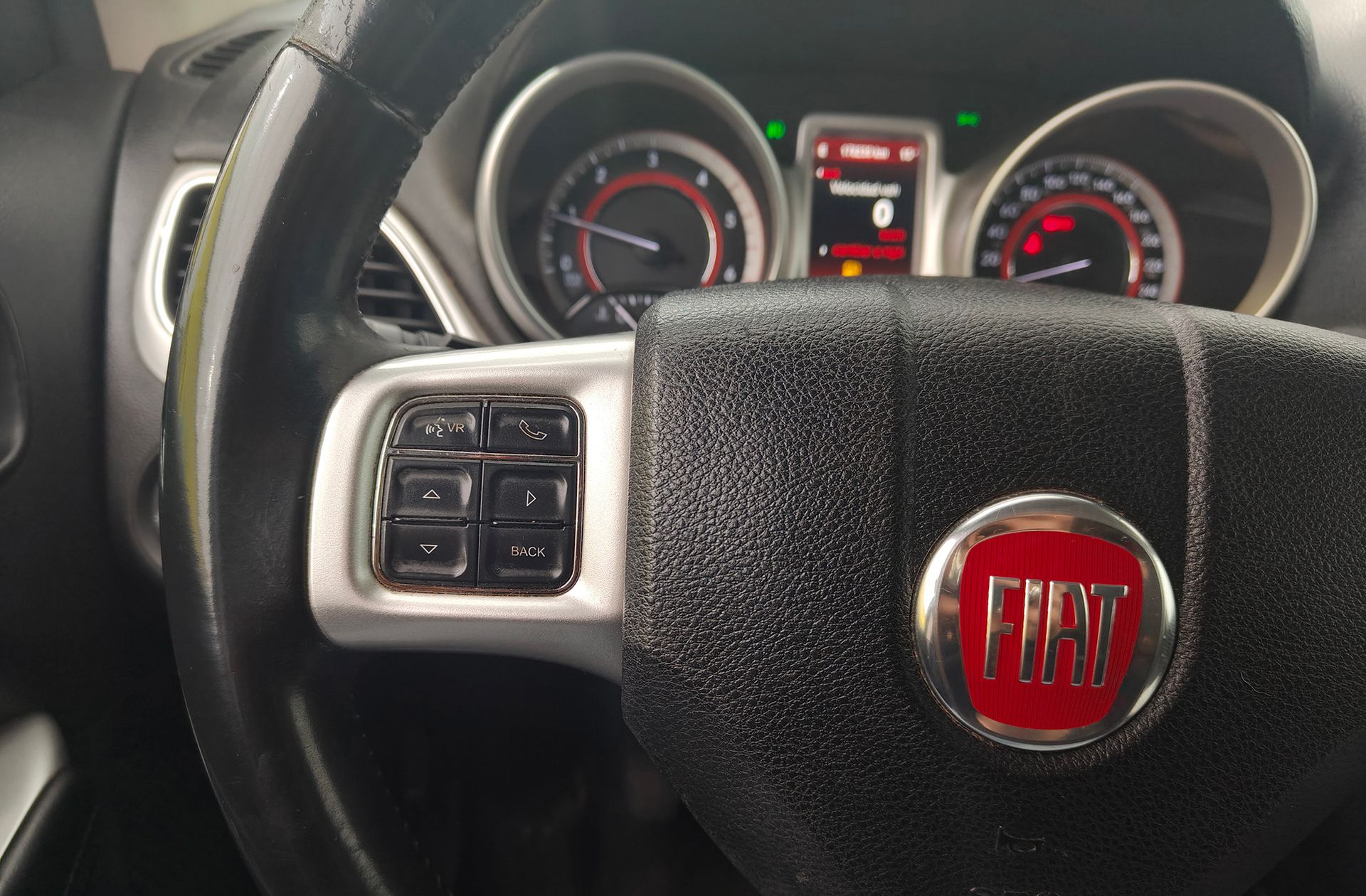 Fiat Freemont 2.0 16v Diesel Urban 7 plazas - foto 27