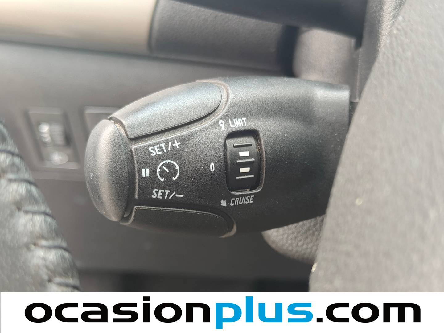 Extras y acabados del Citroën C-Elysée Citroën C-Elysee PureTech 82 Exclusive (82 CV)