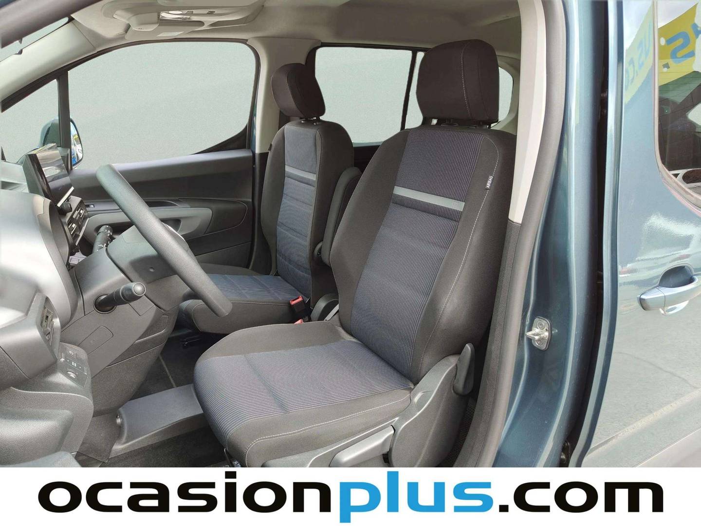 Foto asientos delanteros Fiat Doblò Fiat Dobló Combi 1.5 Diesel Talla M (100 CV)