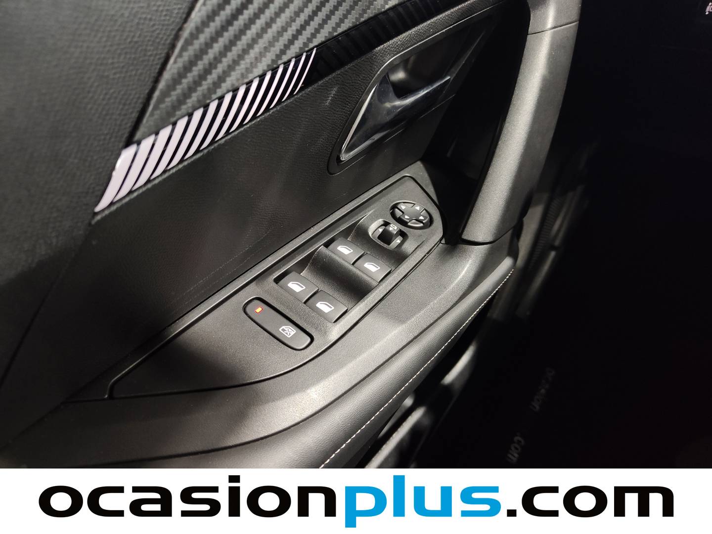 Foto Peugeot 2008 Peugeot 2008 Allure Hybrid eDCS6  (136 CV)