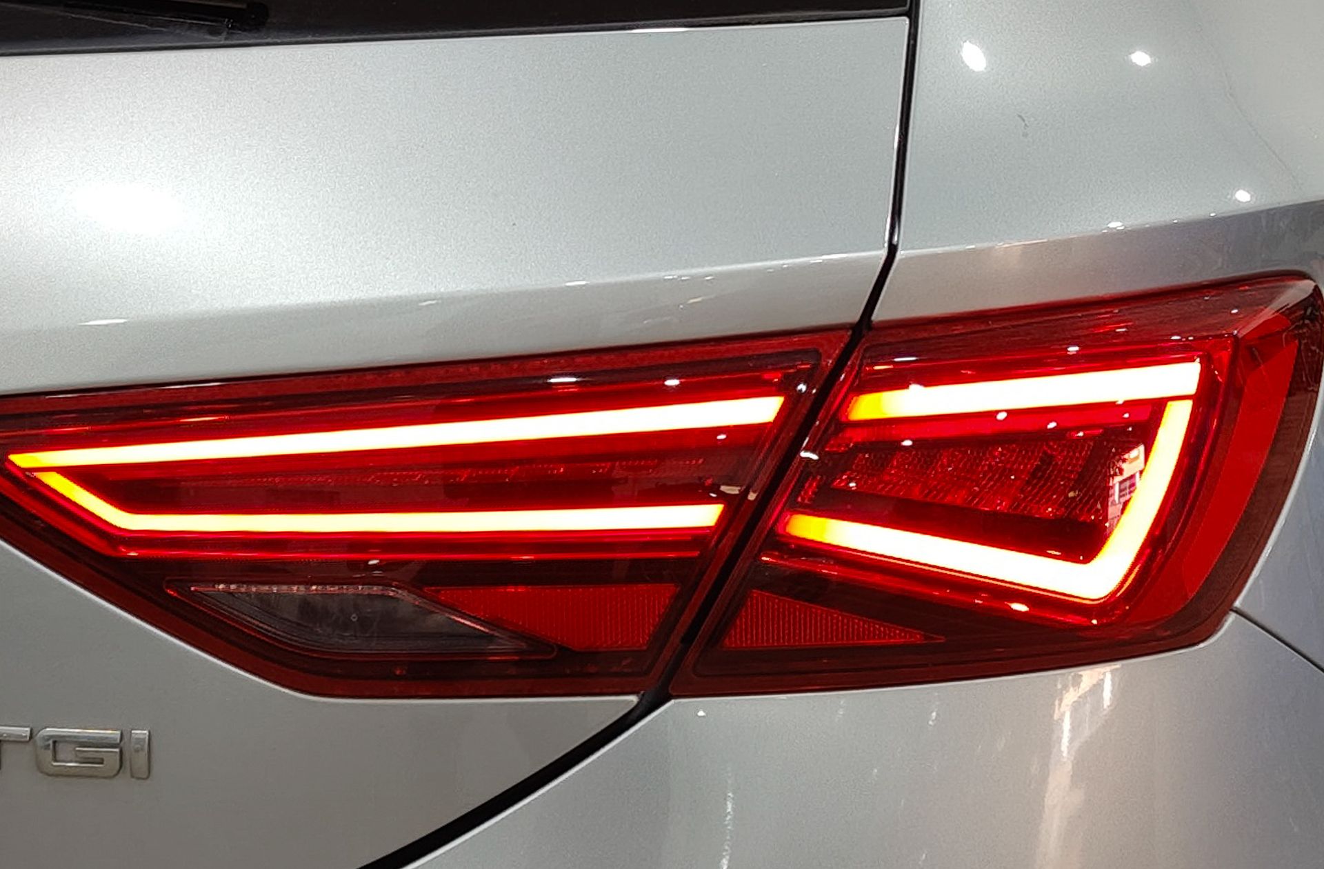 SEAT León 1.5 TGI GNC FR Fast Edition DSG - foto 15