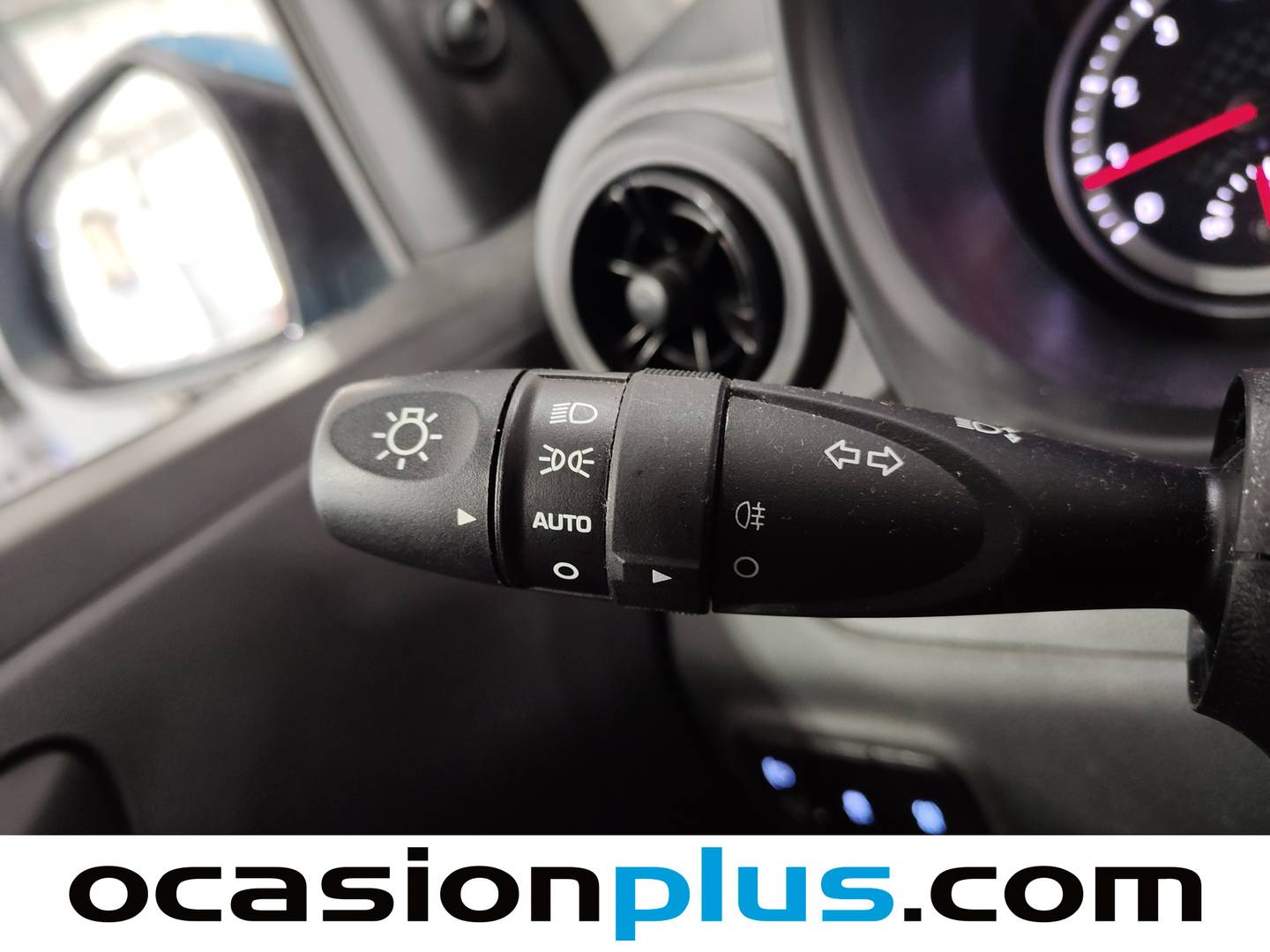 Equipamiento del Hyundai i10 Hyundai i10 1.2 Tecno 2C (84 CV)