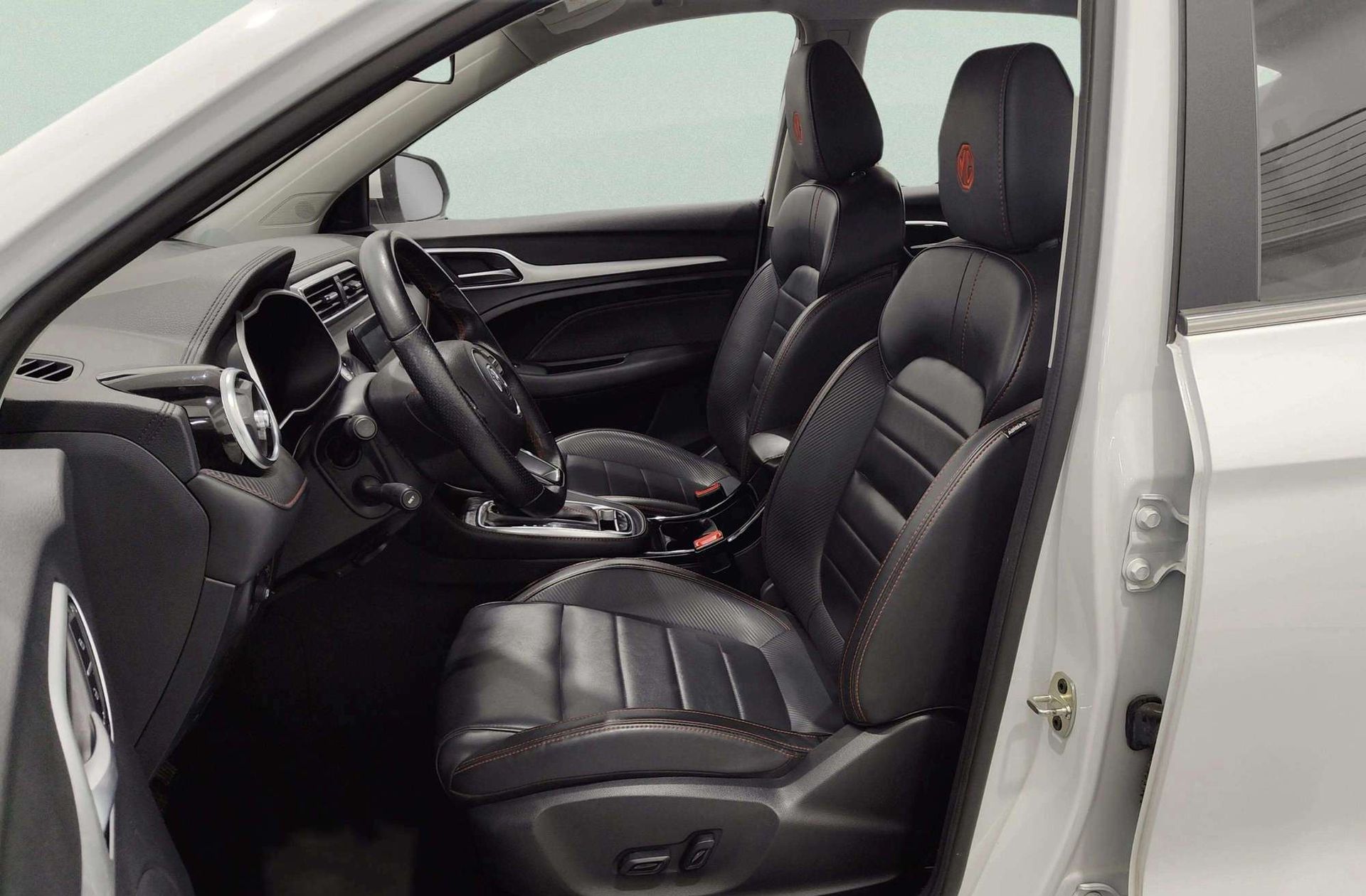 MG ZS 1.0T Luxury - foto 12