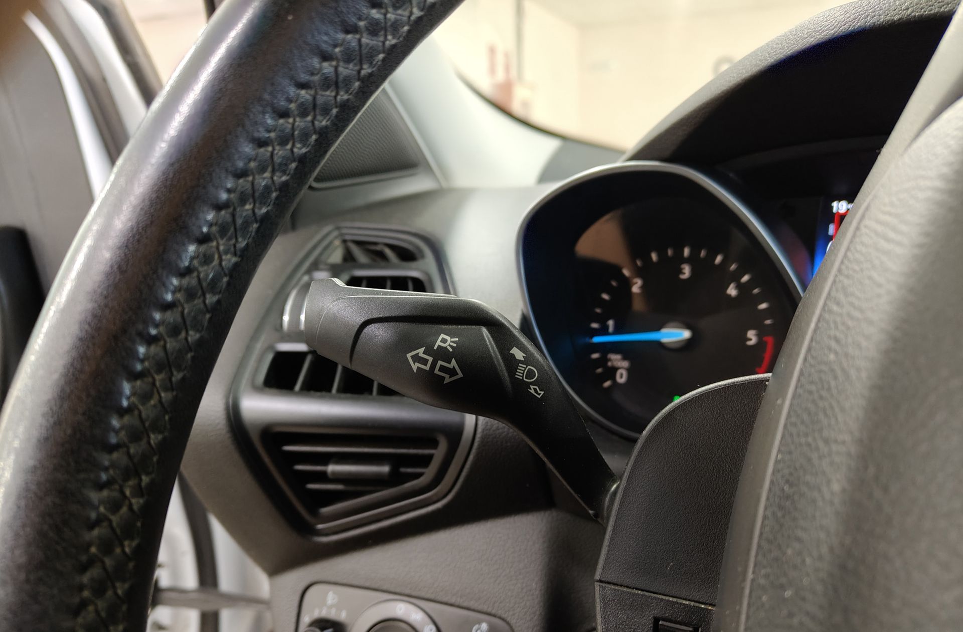 Ford Kuga 1.5 TDCi Titanium 4x2 - foto 22
